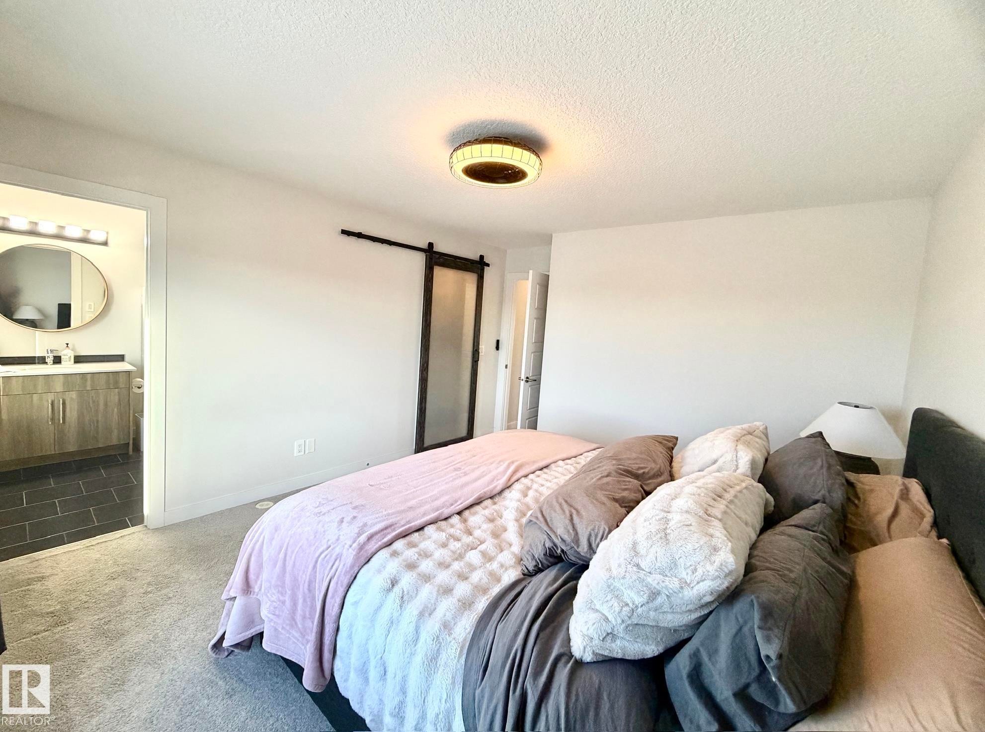2 1010 Rabbit Hill Road, Edmonton, AB - Indoor Photo Showing Bedroom