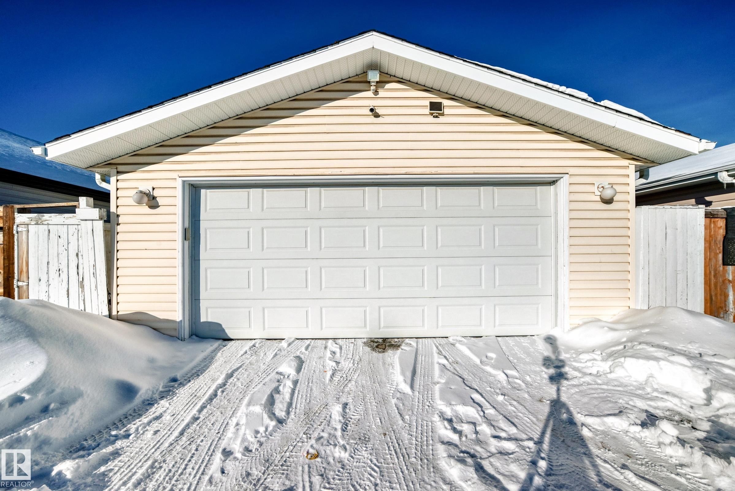 14043 151 Avenue, Edmonton, AB - Outdoor
