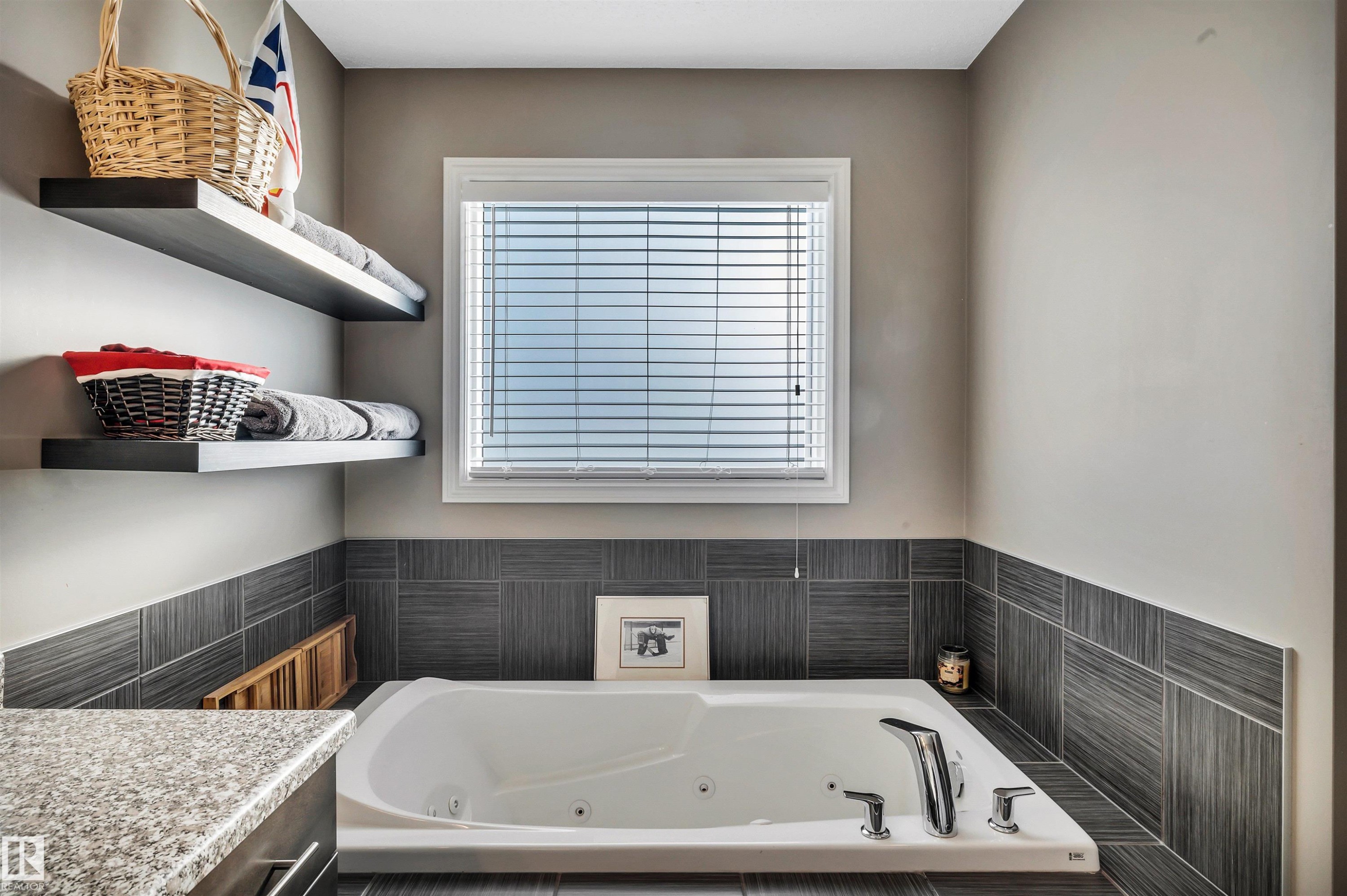 1539 Chapman Way, Edmonton, AB