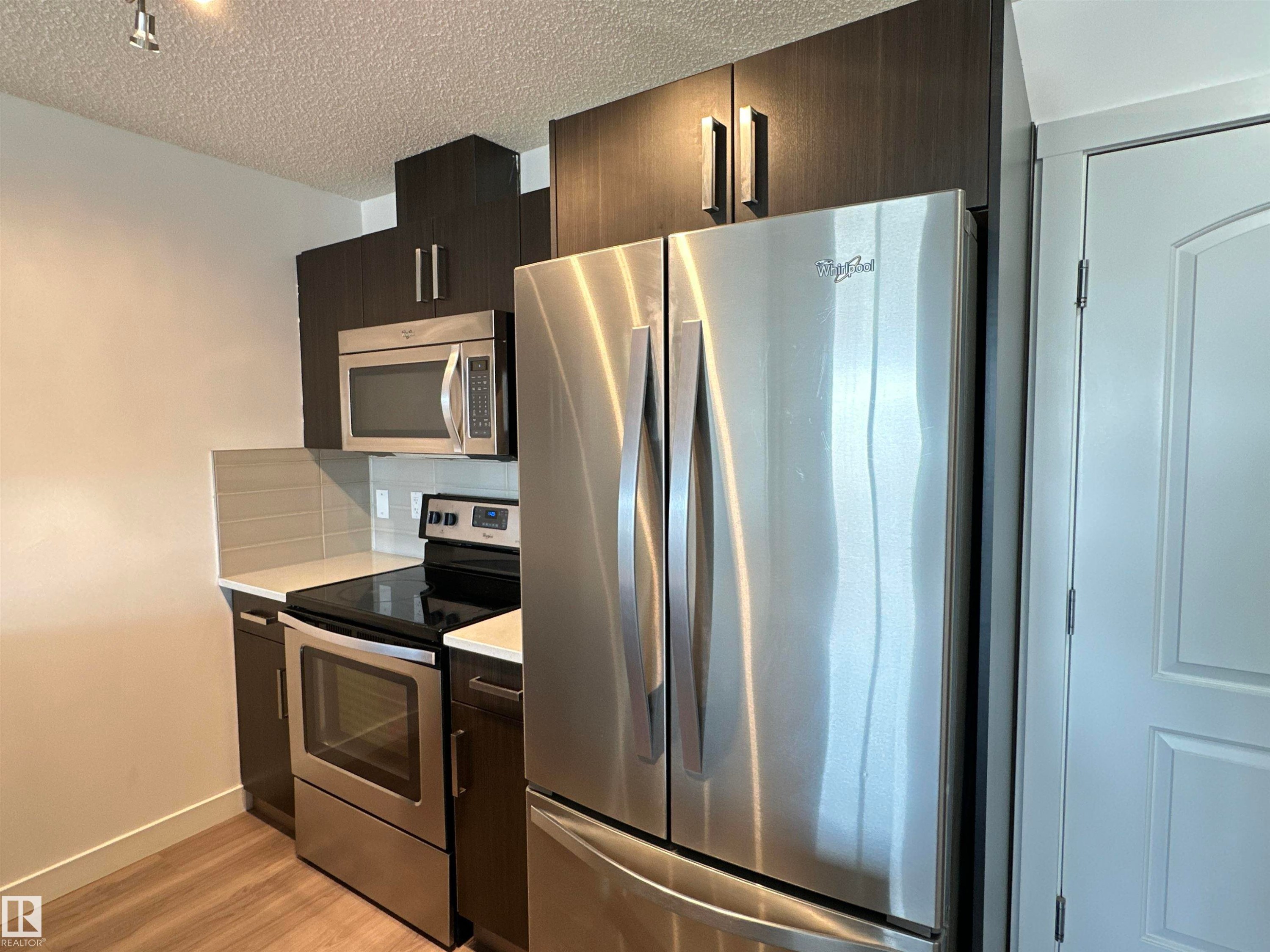 311 667 Watt Boulevard, Edmonton, AB - Indoor Photo Showing Kitchen