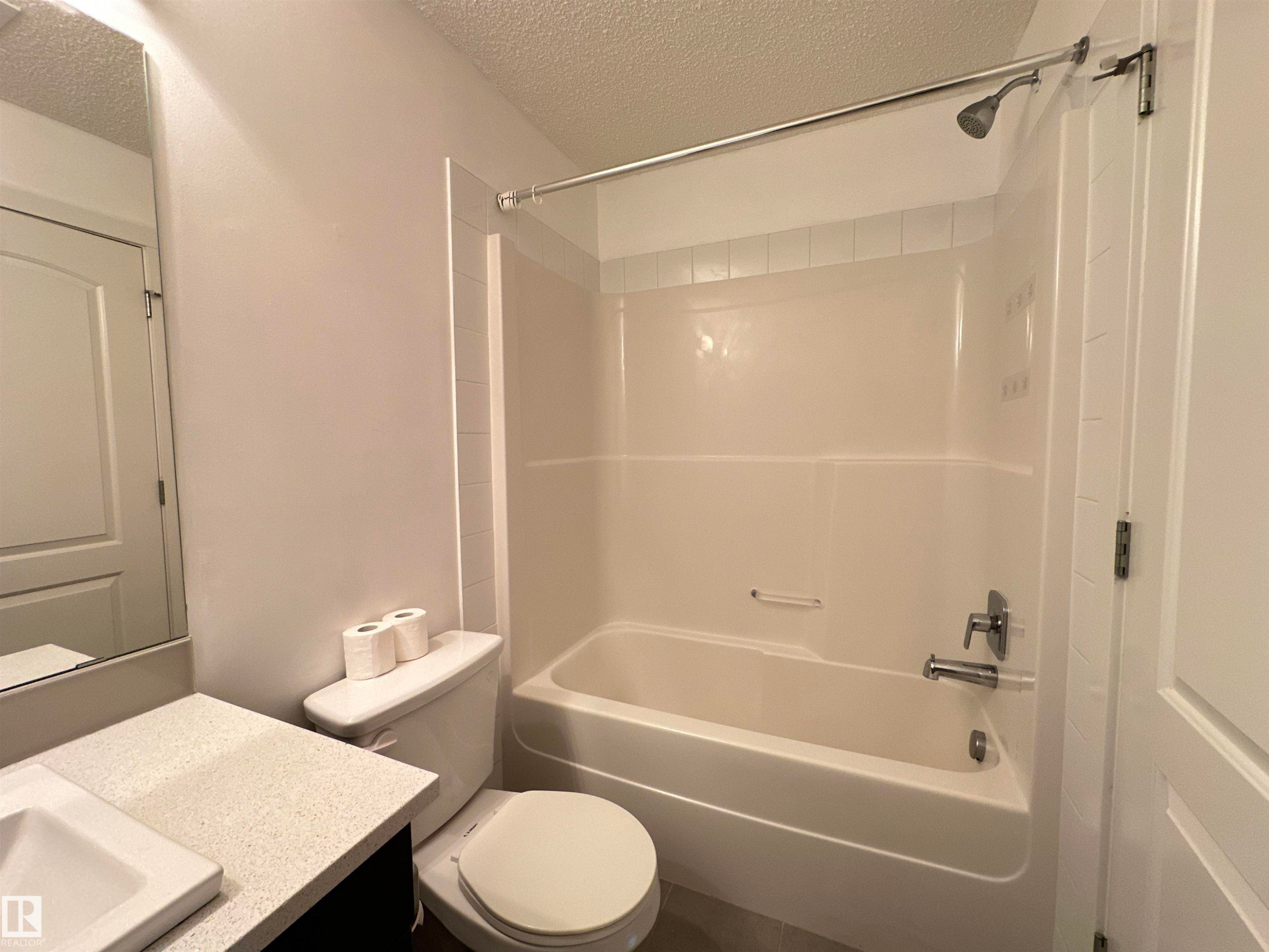 311 667 Watt Boulevard, Edmonton, AB - Indoor Photo Showing Bathroom