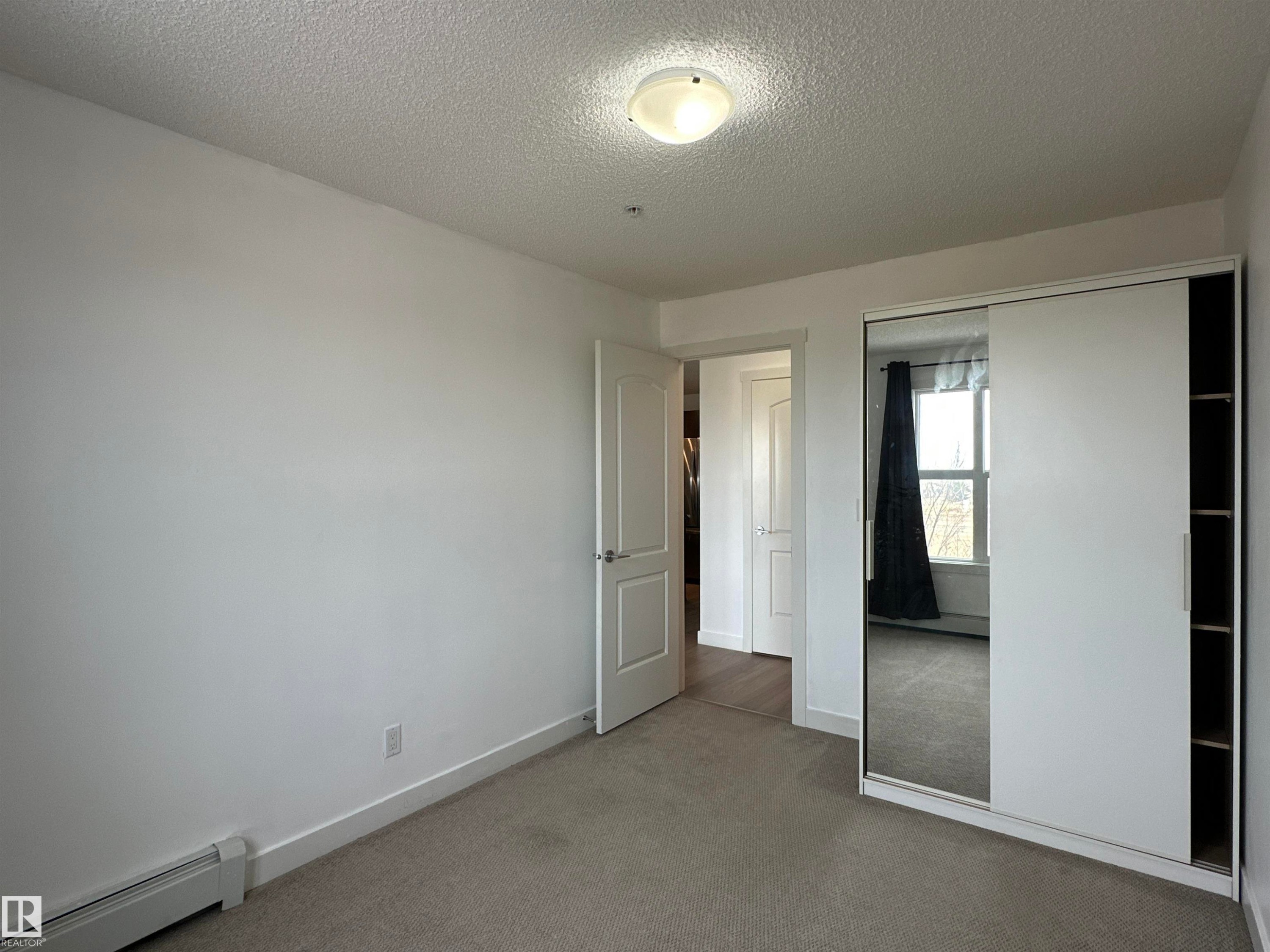 311 667 Watt Boulevard, Edmonton, AB - Indoor Photo Showing Other Room