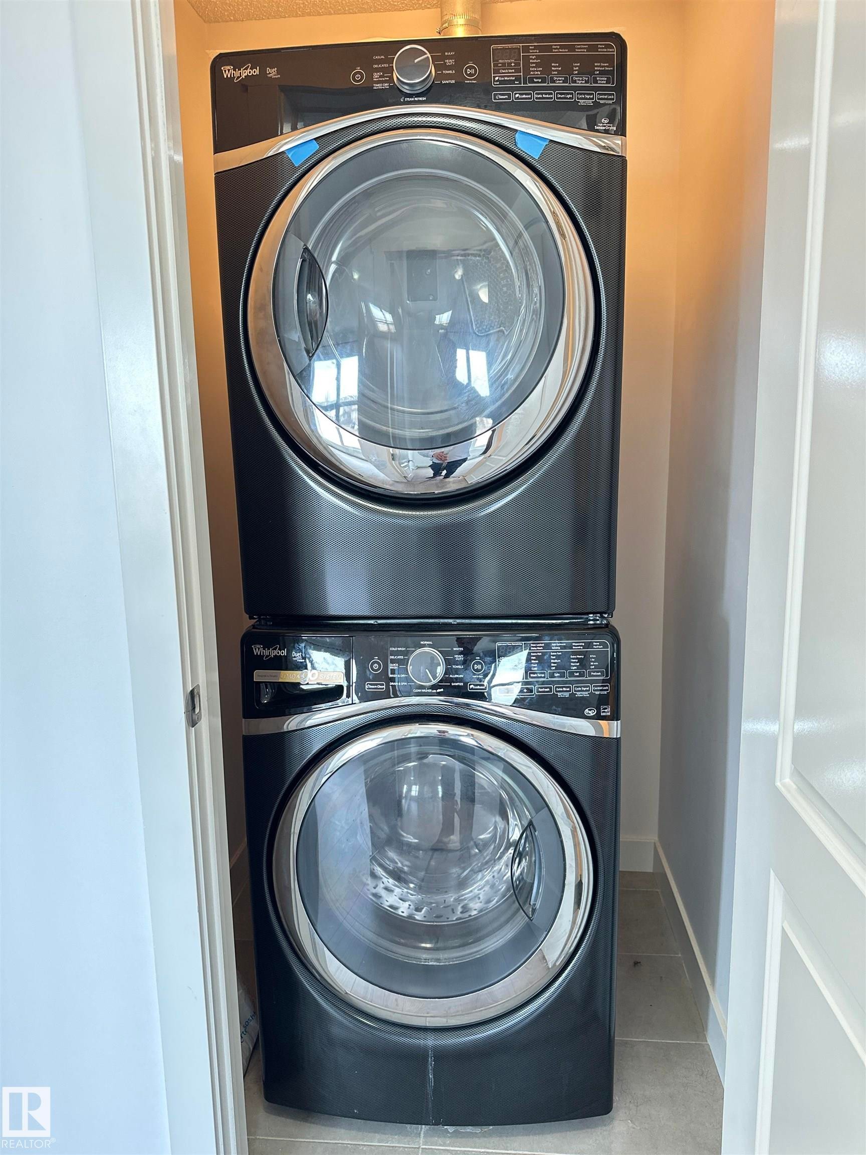 311 667 Watt Boulevard, Edmonton, AB - Indoor Photo Showing Laundry Room