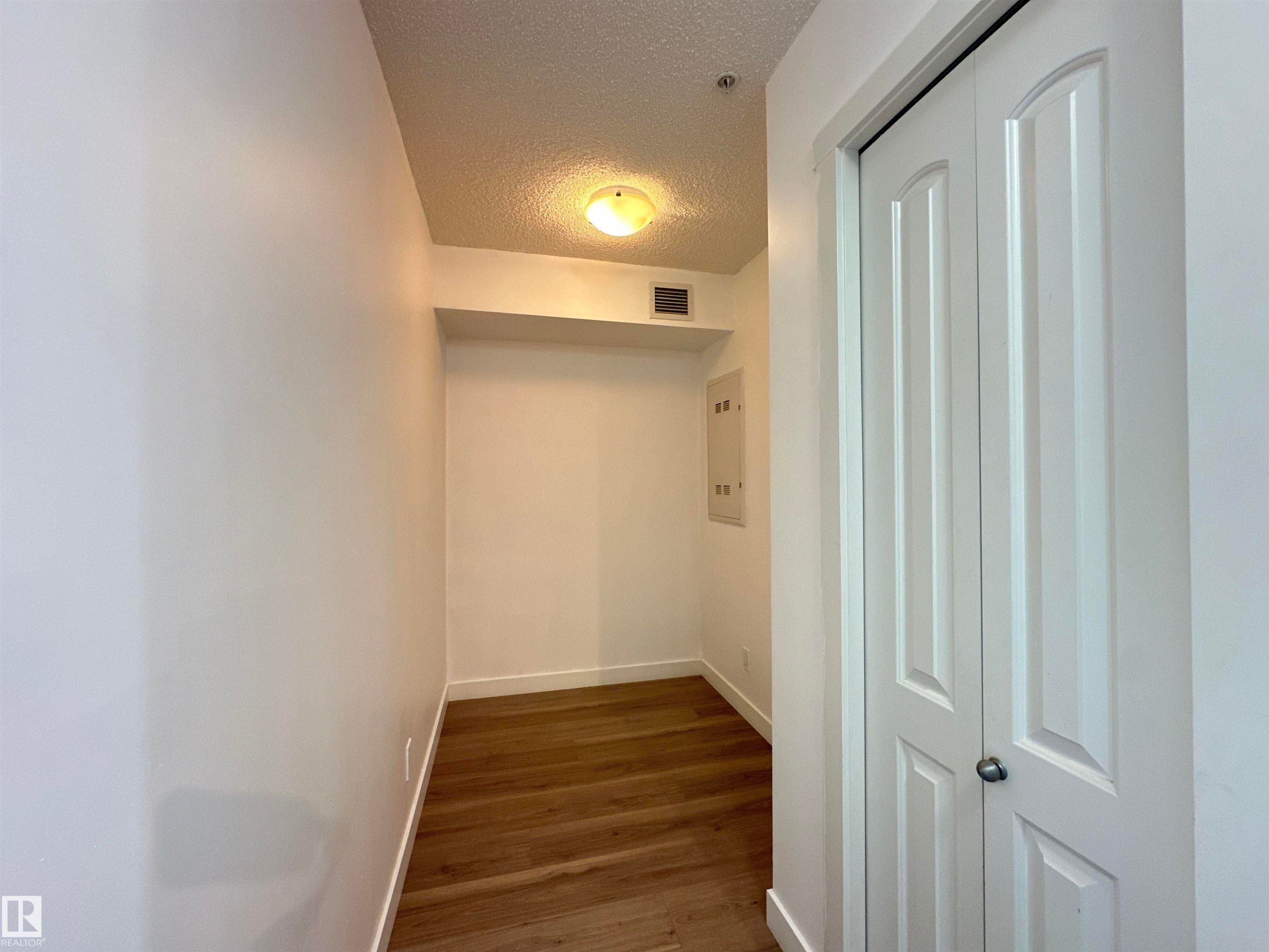 311 667 Watt Boulevard, Edmonton, AB - Indoor Photo Showing Other Room
