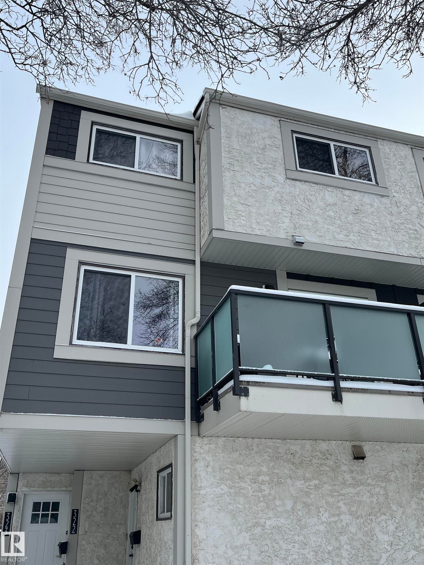 322 Willow Court, Edmonton, AB - Outdoor With Exterior