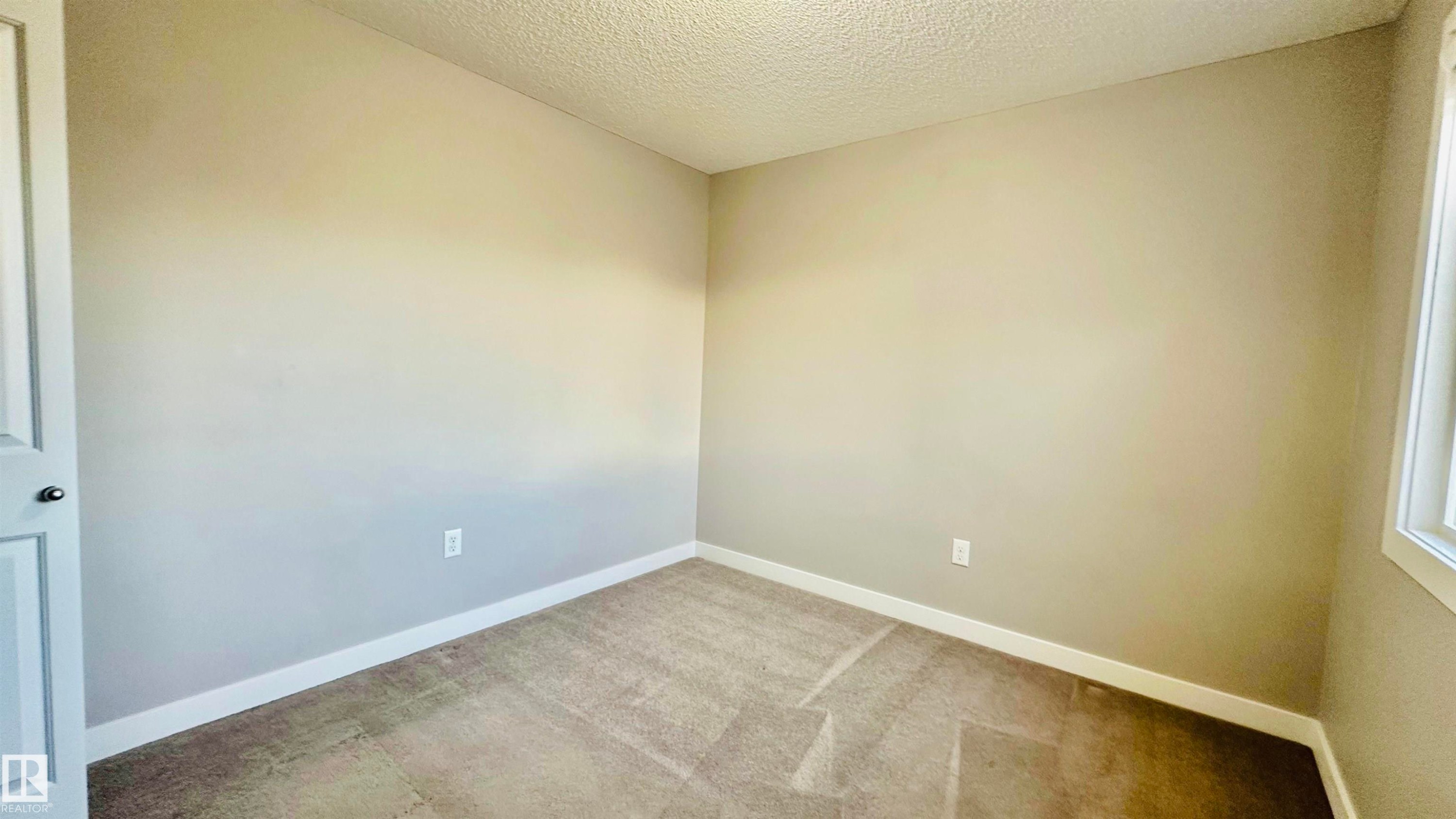 1105 33A Street, Edmonton, AB - Indoor Photo Showing Other Room