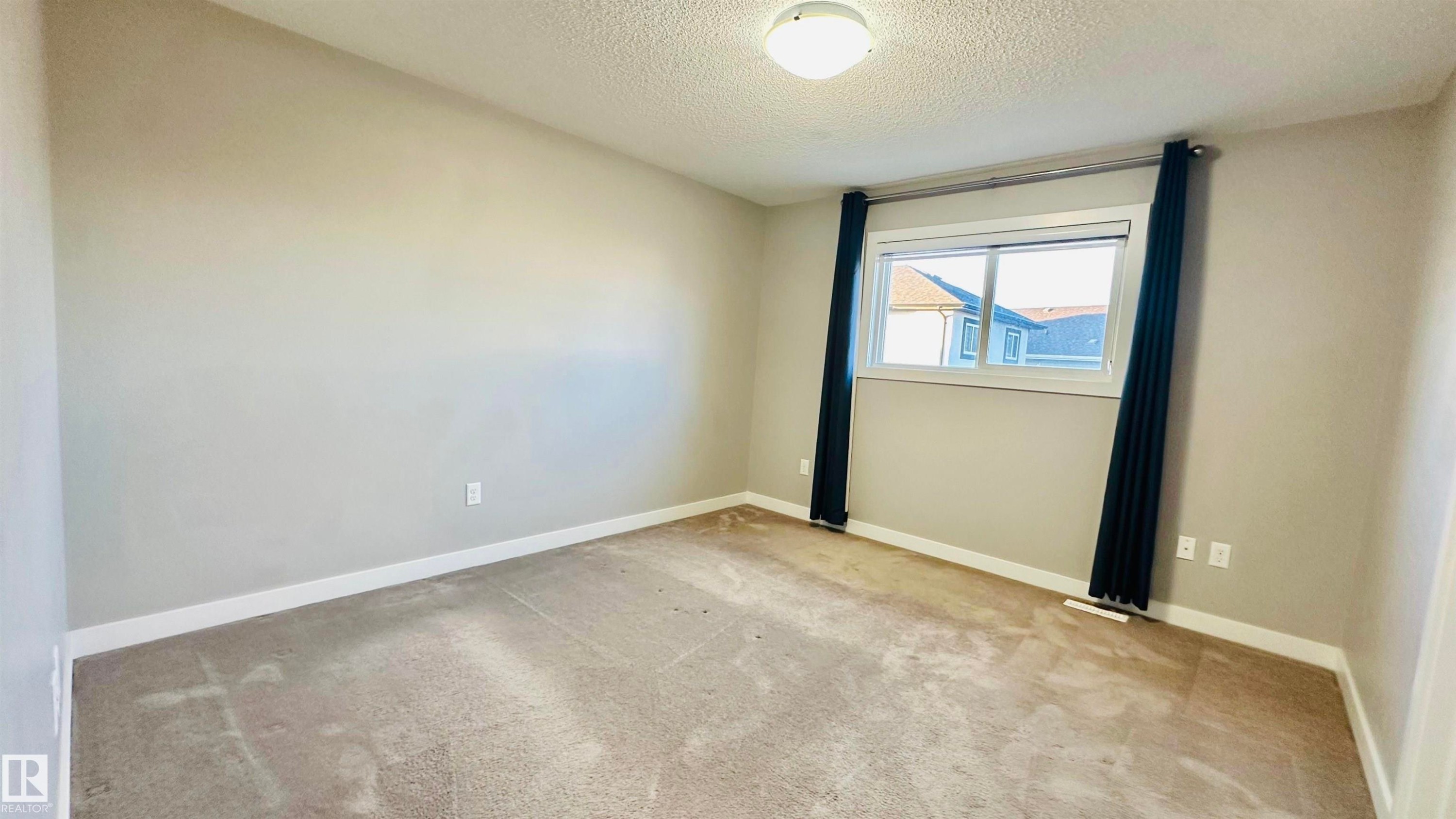 1105 33A Street, Edmonton, AB - Indoor Photo Showing Other Room