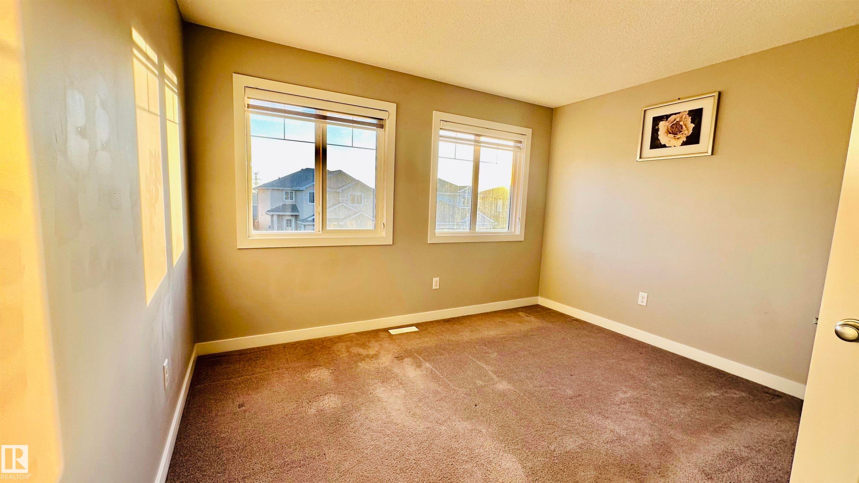 1105 33A Street, Edmonton, AB - Indoor Photo Showing Other Room