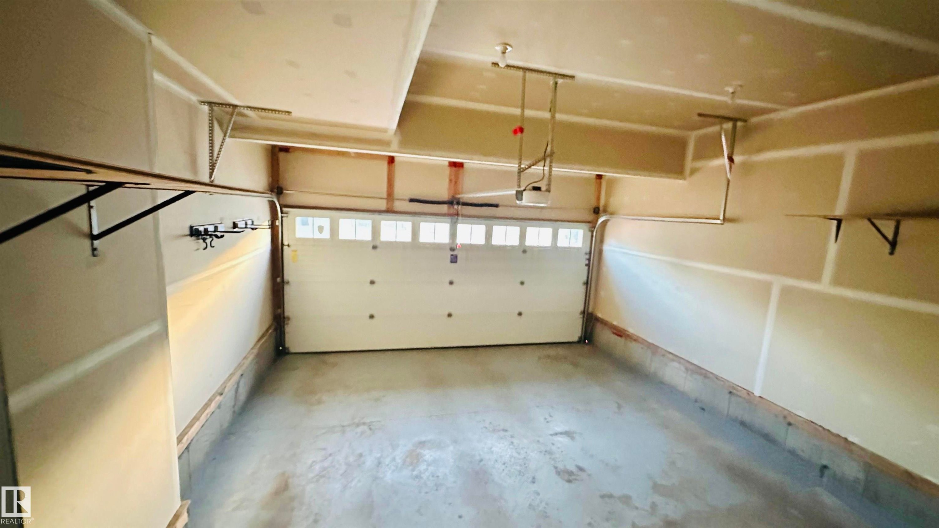 1105 33A Street, Edmonton, AB - Indoor Photo Showing Garage