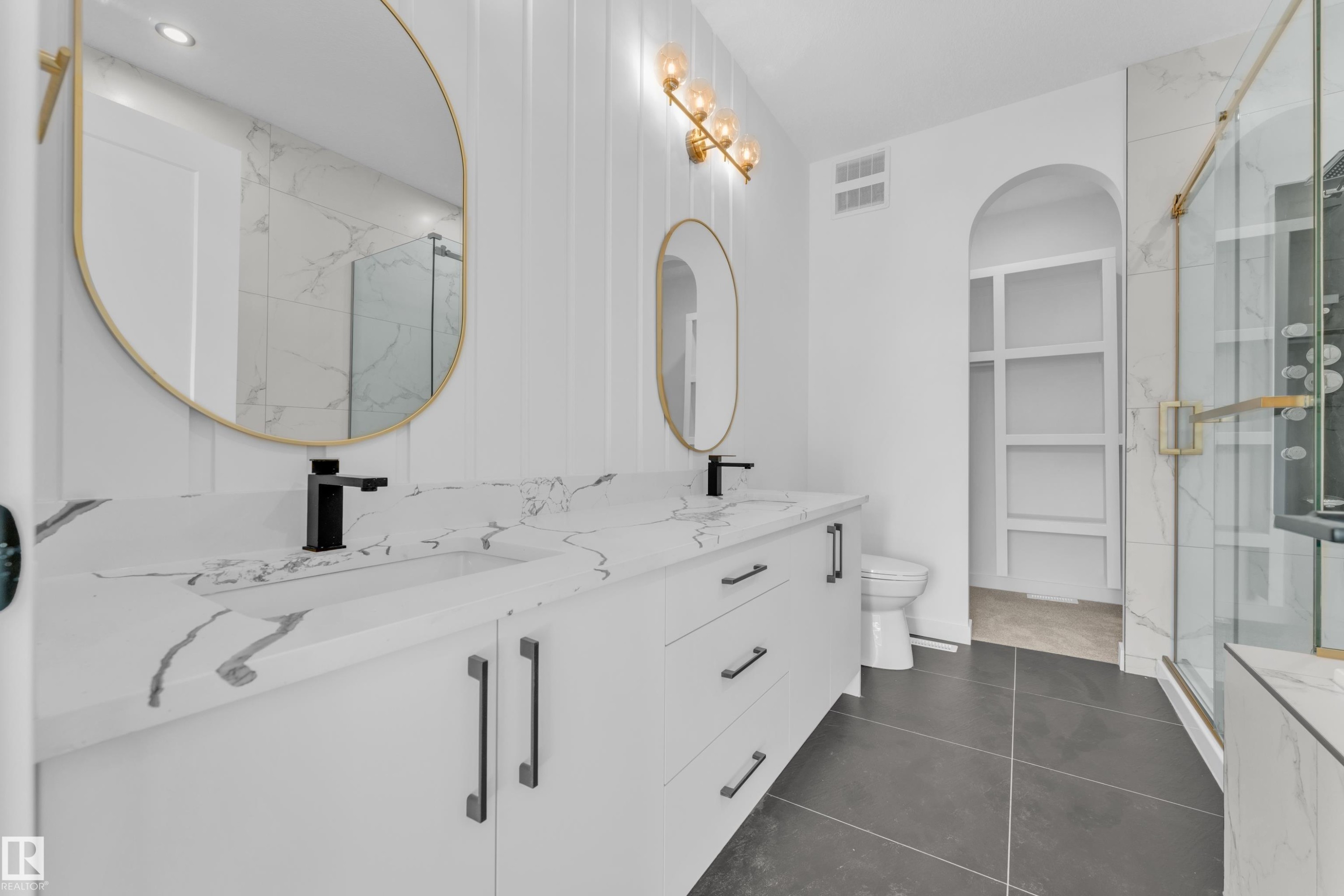 4 Grayson Green, Stony Plain, AB - Indoor Photo Showing Bathroom