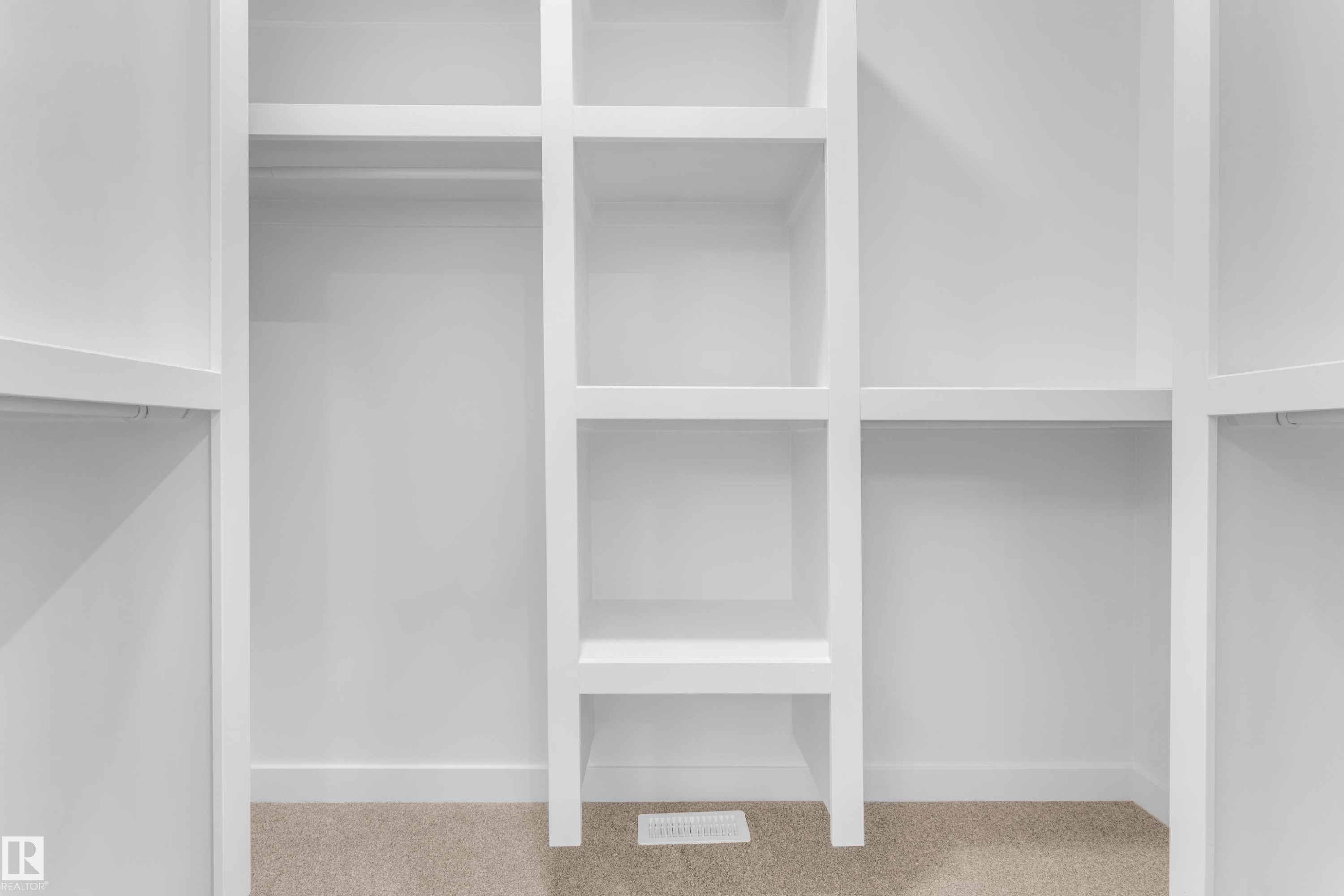 4 Grayson Green, Stony Plain, AB - Indoor With Storage