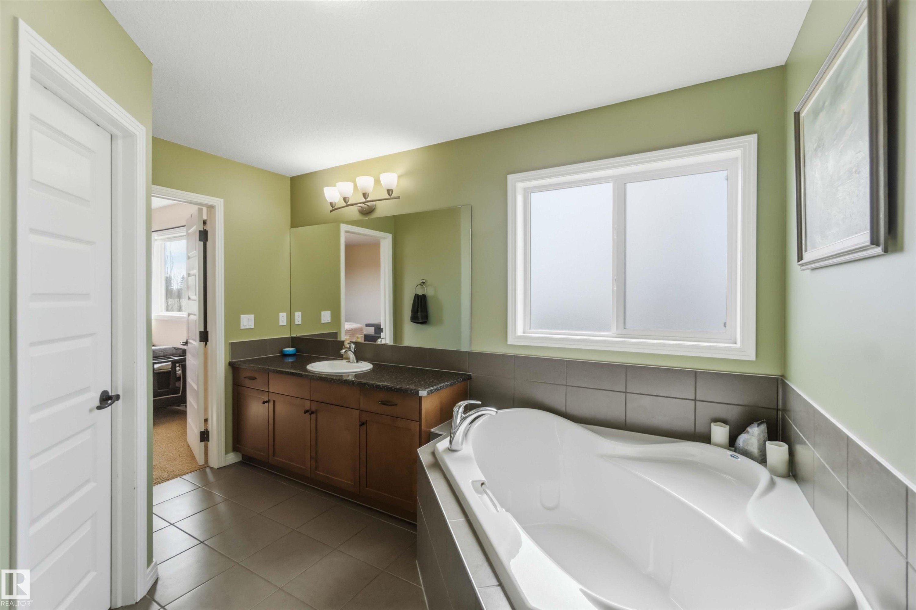 1247 Westerra Crescent, Stony Plain, AB - Indoor Photo Showing Bathroom