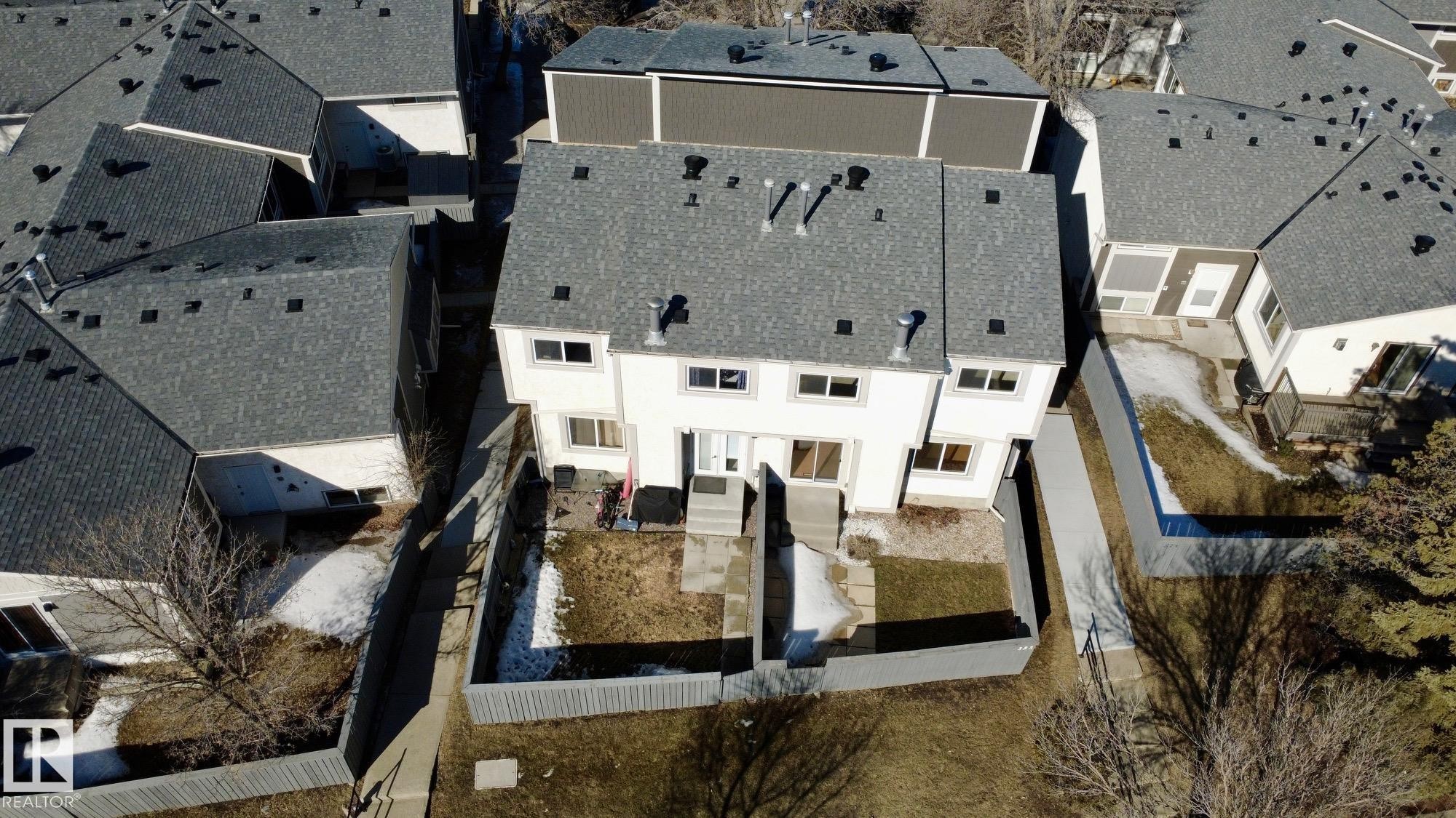 323 Willow Crest, Edmonton, AB - Outdoor