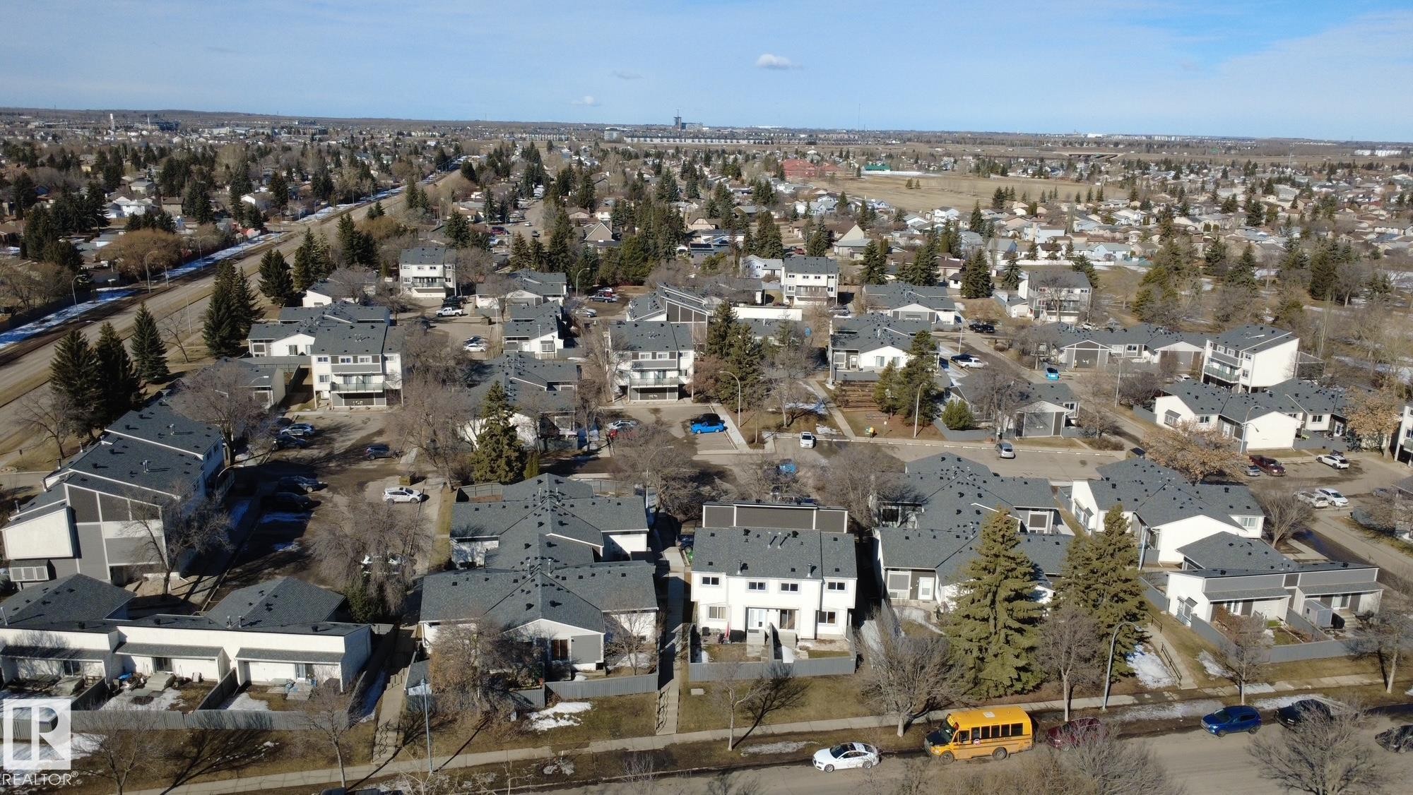 323 Willow Crest, Edmonton, AB - Outdoor With View