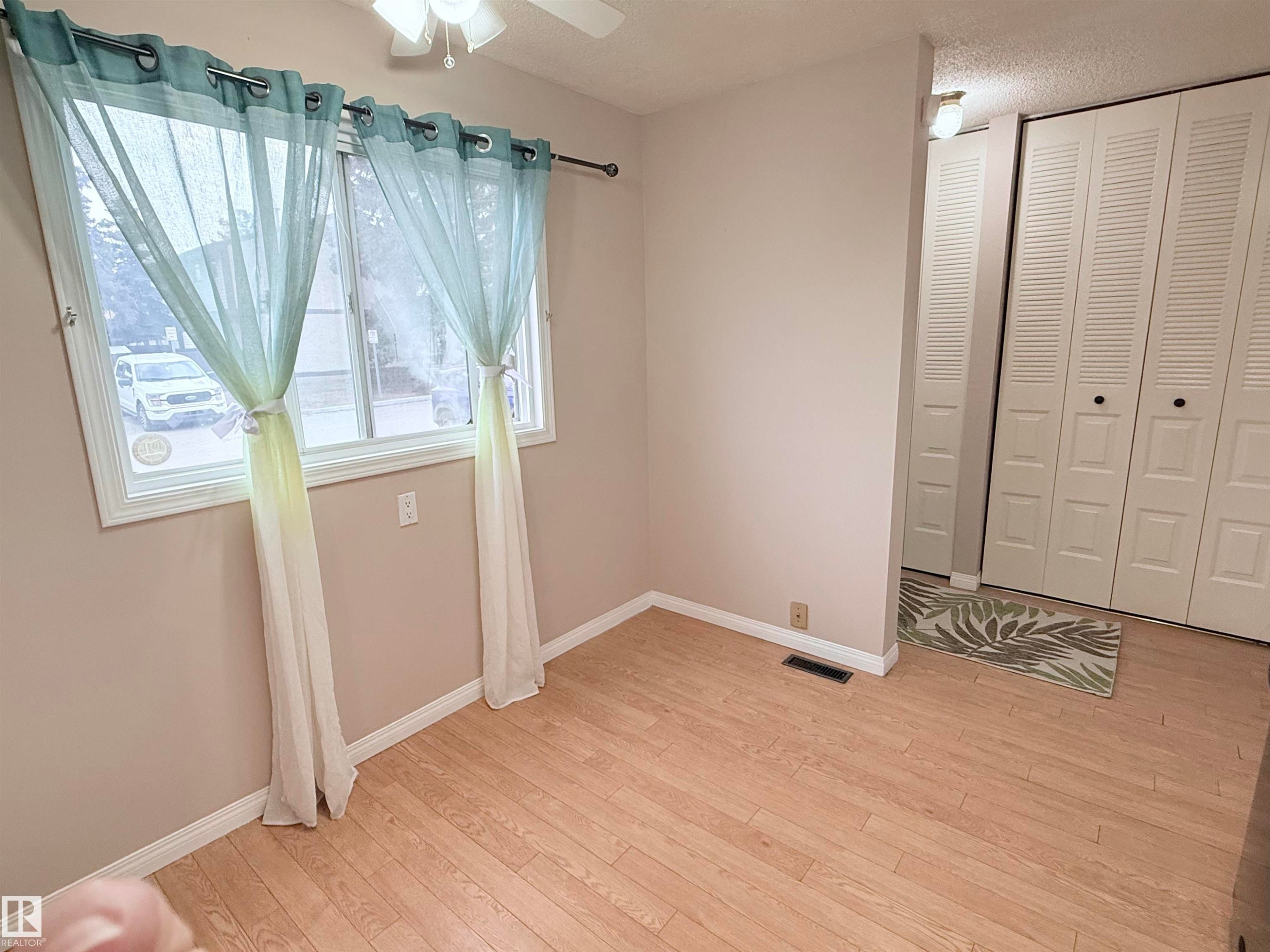 18118 93 Avenue, Edmonton, AB - Indoor Photo Showing Other Room
