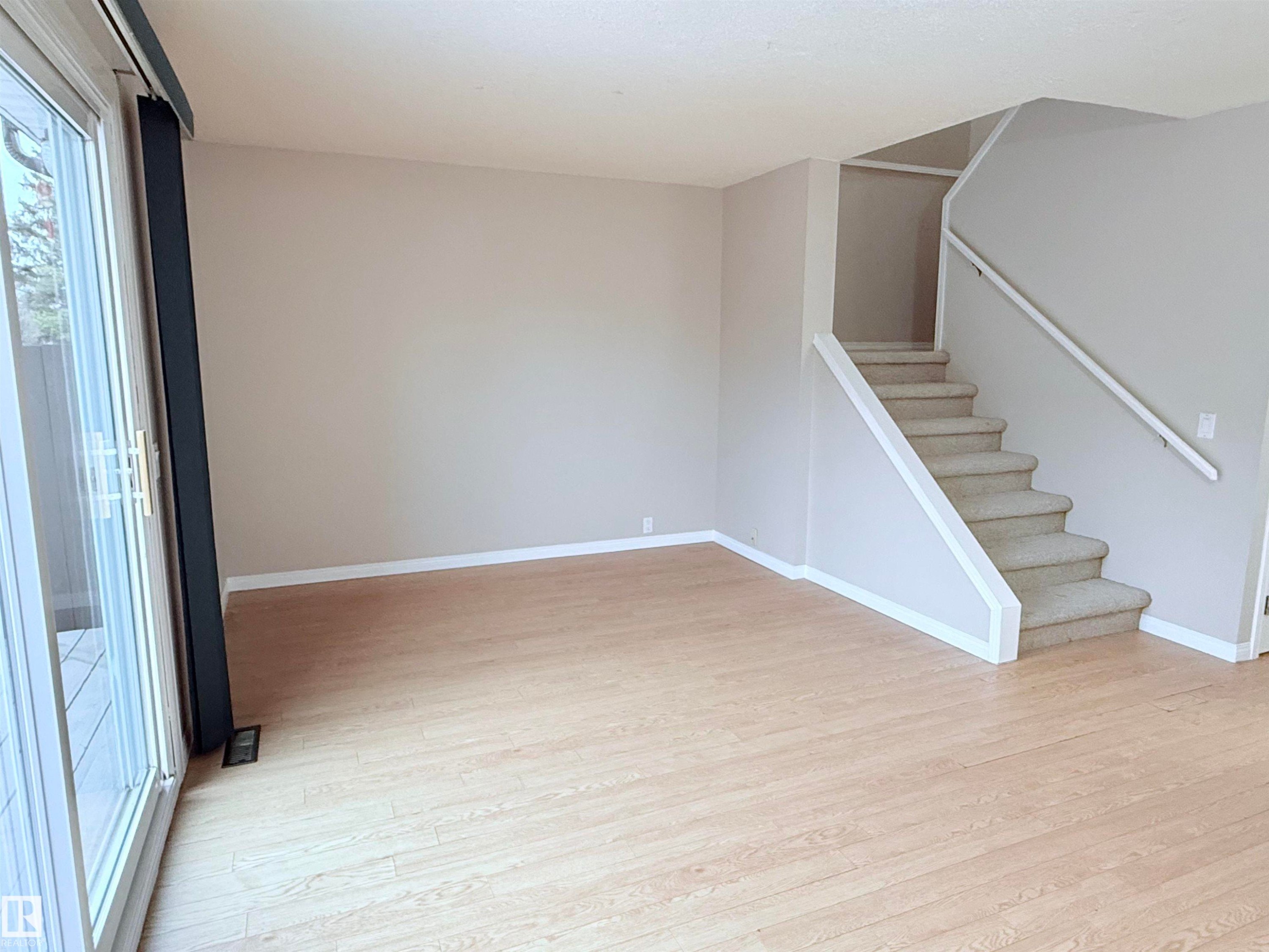 18118 93 Avenue, Edmonton, AB - Indoor Photo Showing Other Room