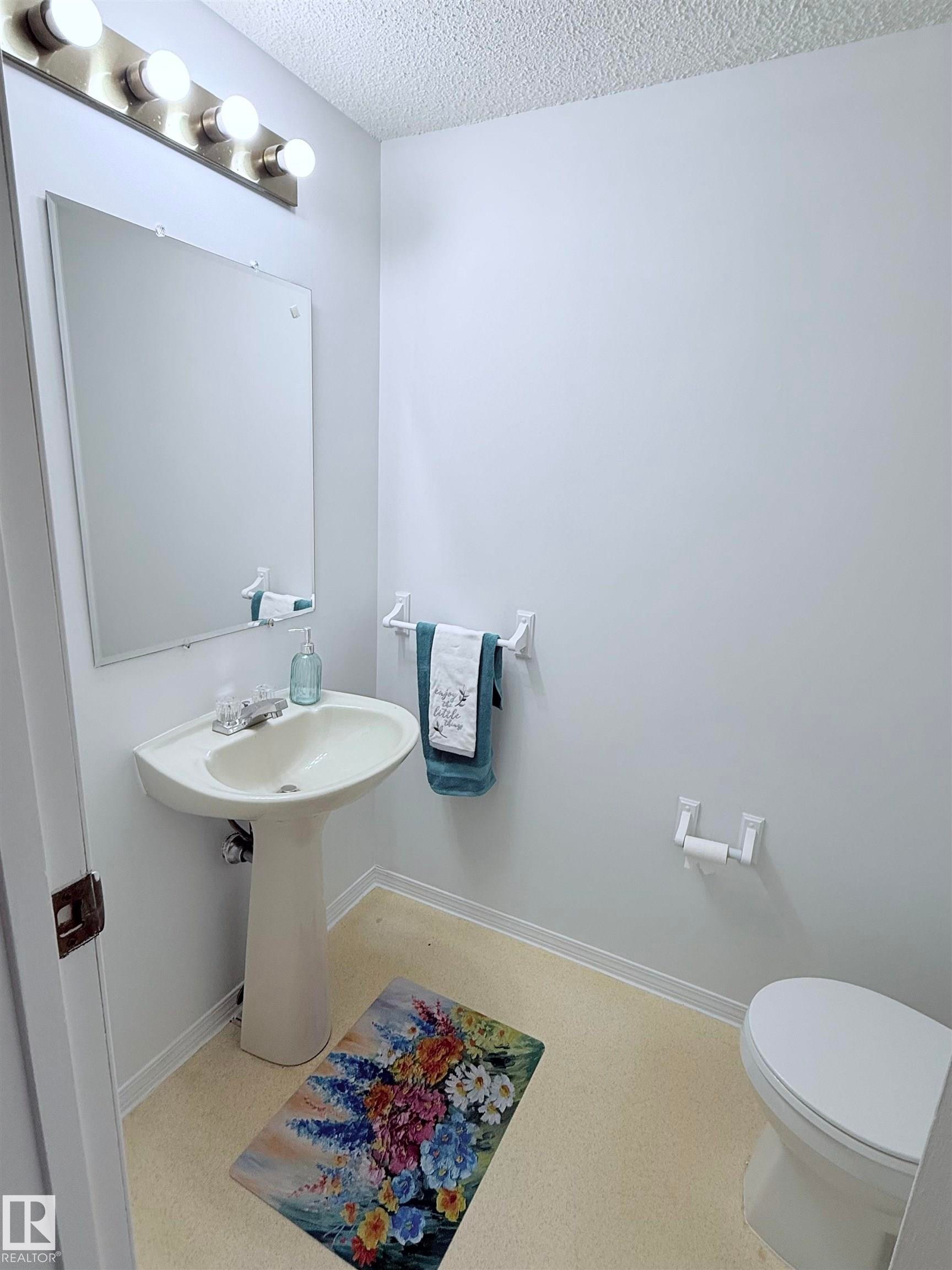 18118 93 Avenue, Edmonton, AB - Indoor Photo Showing Bathroom