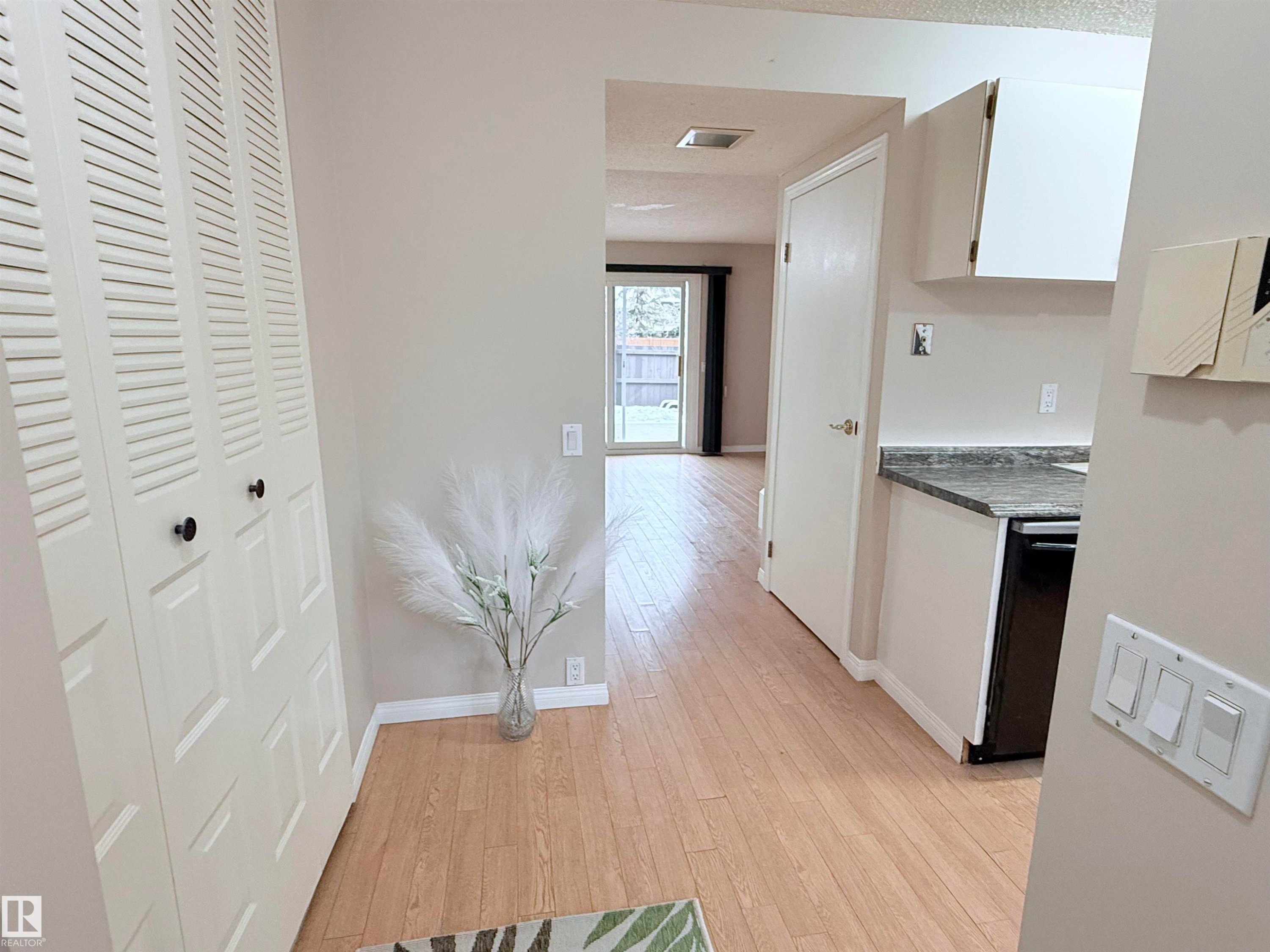 18118 93 Avenue, Edmonton, AB - Indoor Photo Showing Other Room