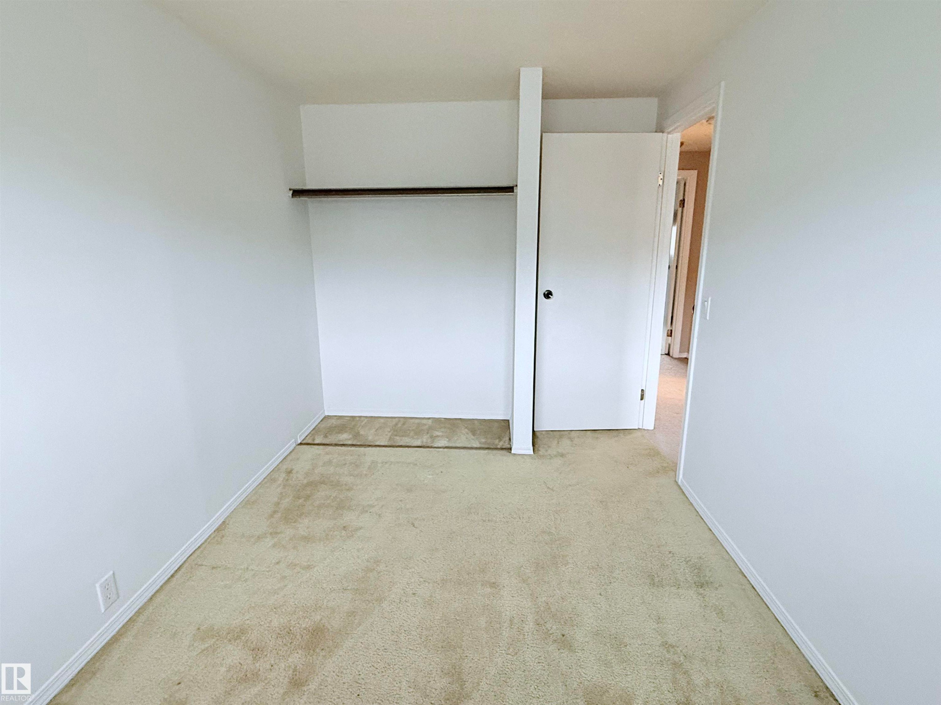 18118 93 Avenue, Edmonton, AB - Indoor Photo Showing Other Room