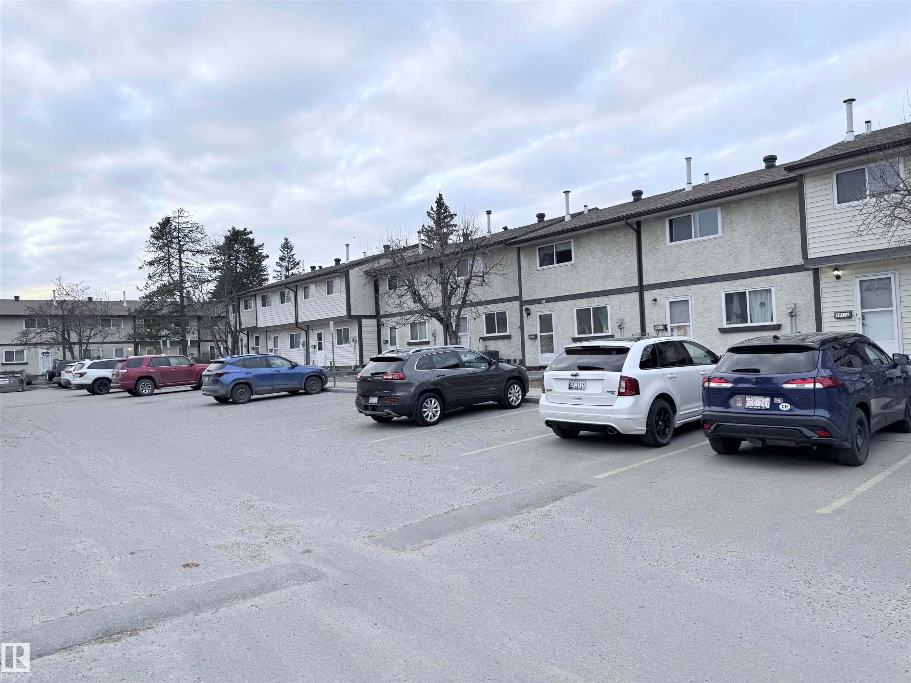 18118 93 Avenue, Edmonton, AB - Outdoor