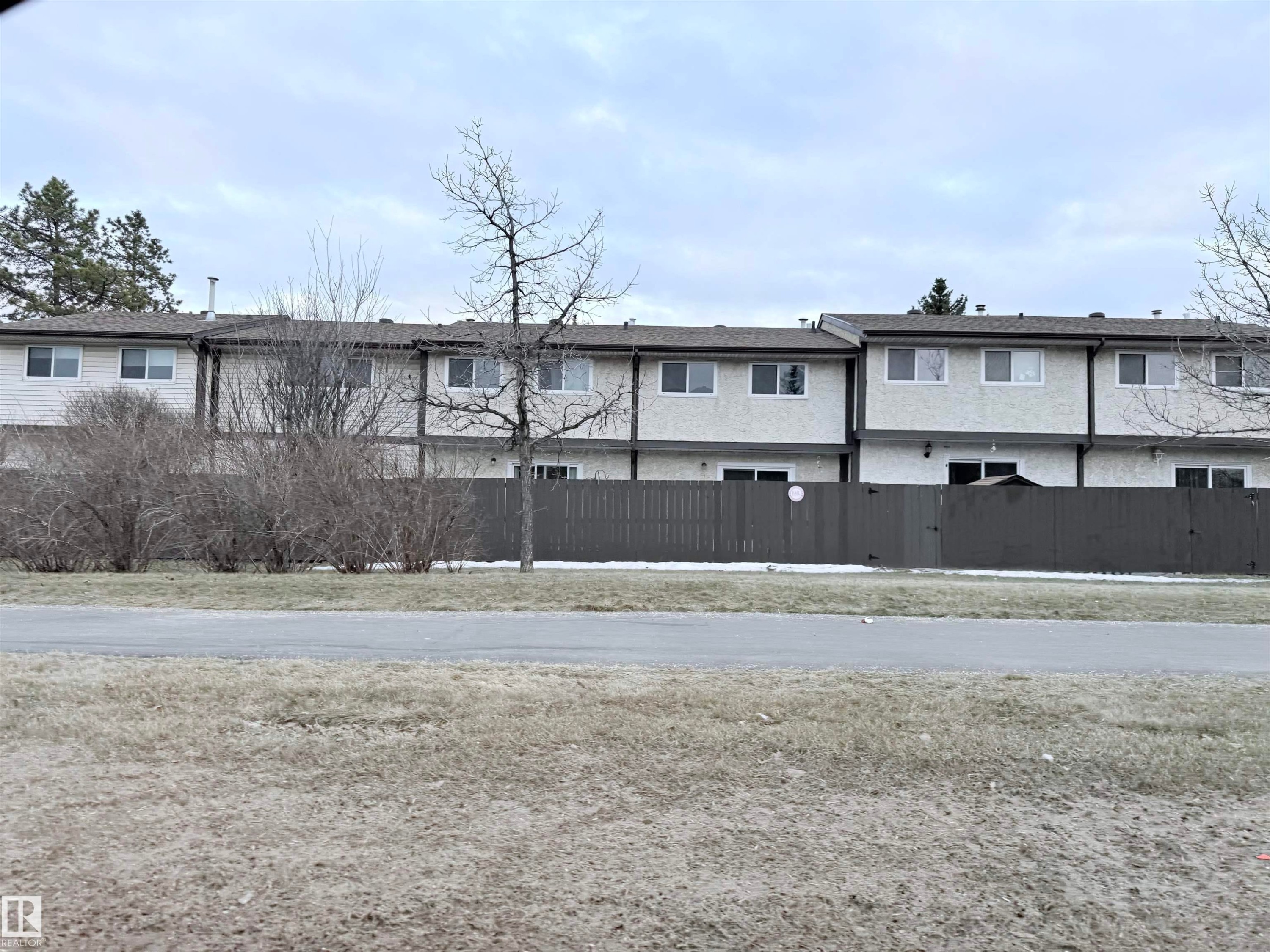 18118 93 Avenue, Edmonton, AB - Outdoor