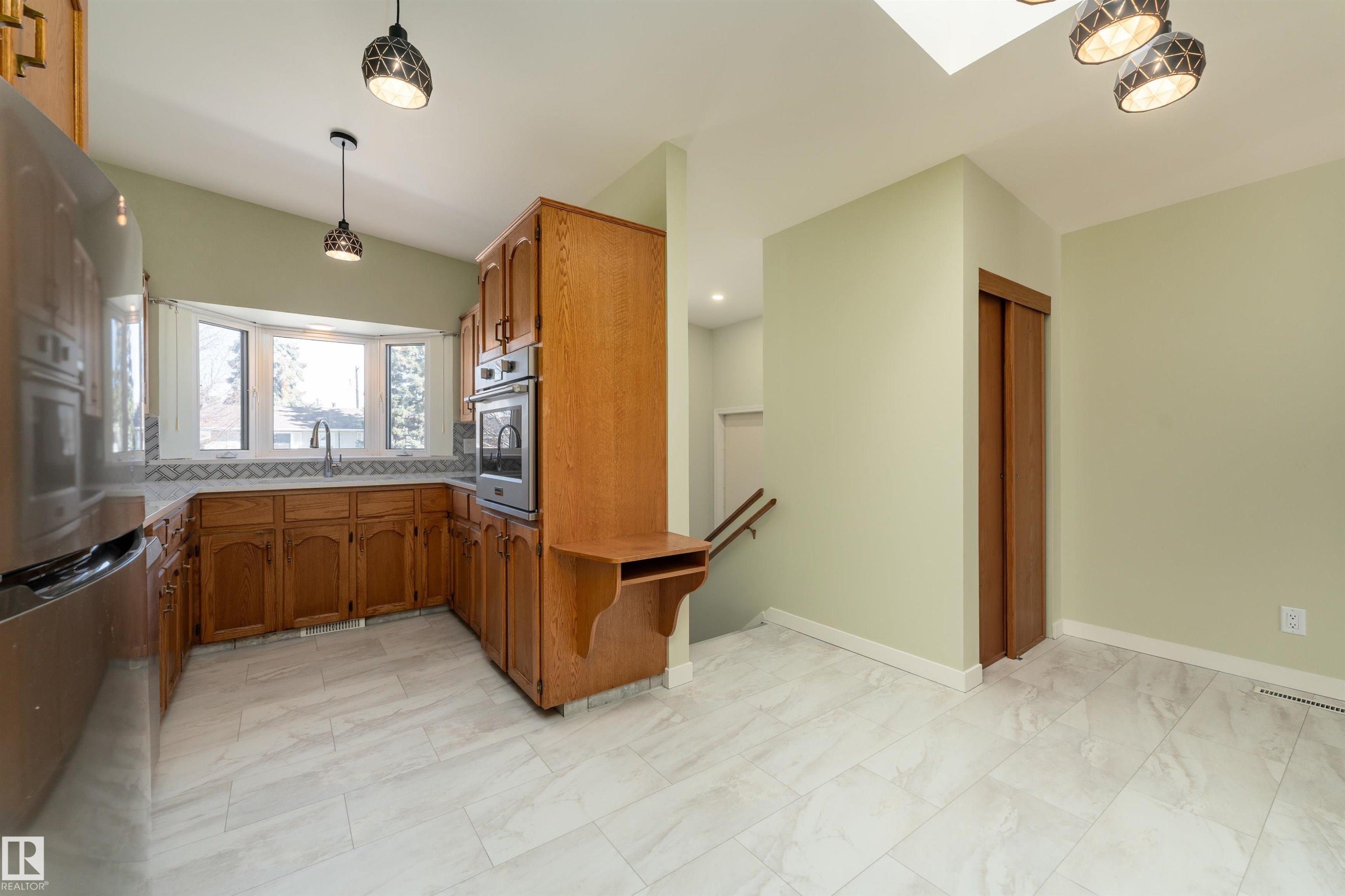9523 134 Avenue, Edmonton, AB - Indoor