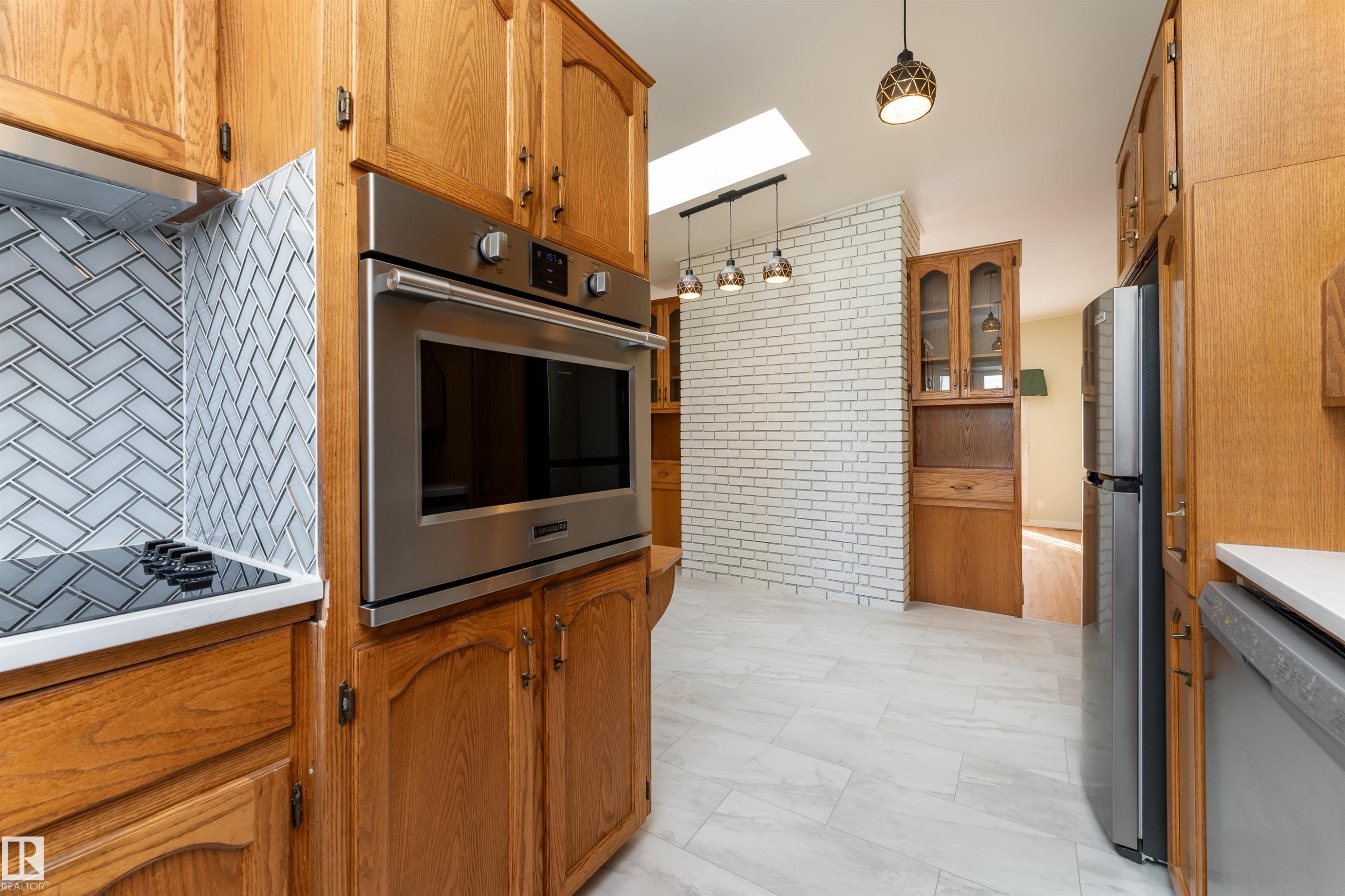 9523 134 Avenue, Edmonton, AB - Indoor Photo Showing Kitchen