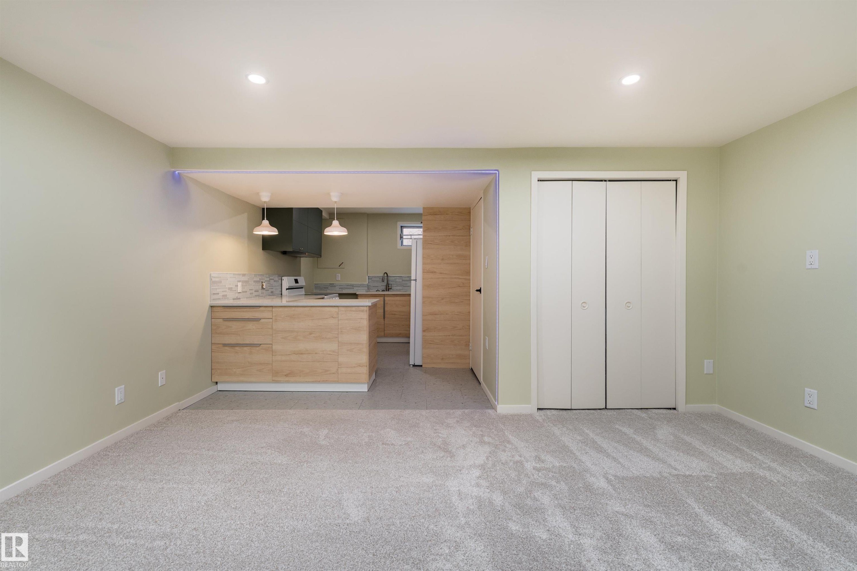 9523 134 Avenue, Edmonton, AB - Indoor