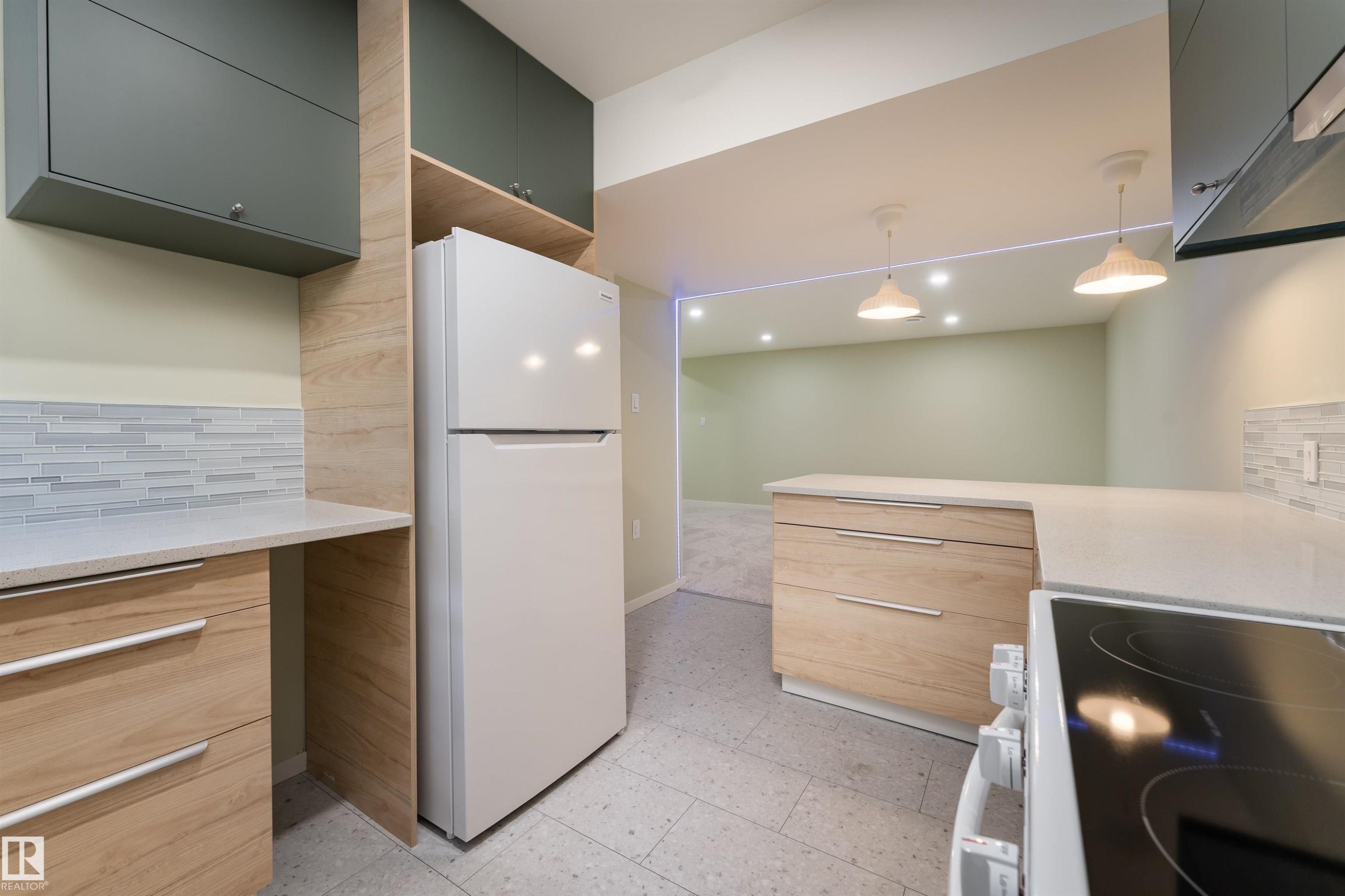 9523 134 Avenue, Edmonton, AB - Indoor