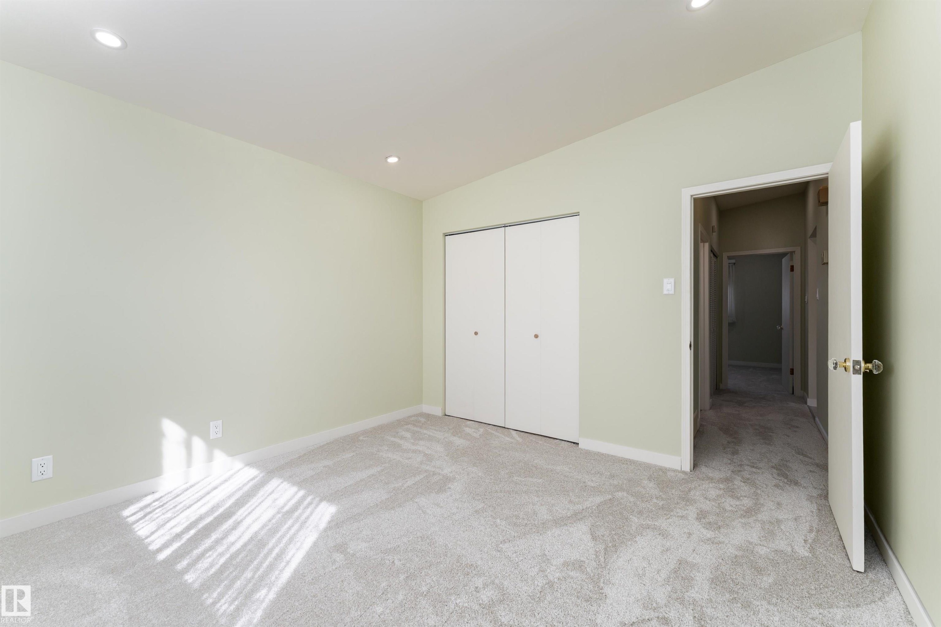 9523 134 Avenue, Edmonton, AB - Indoor