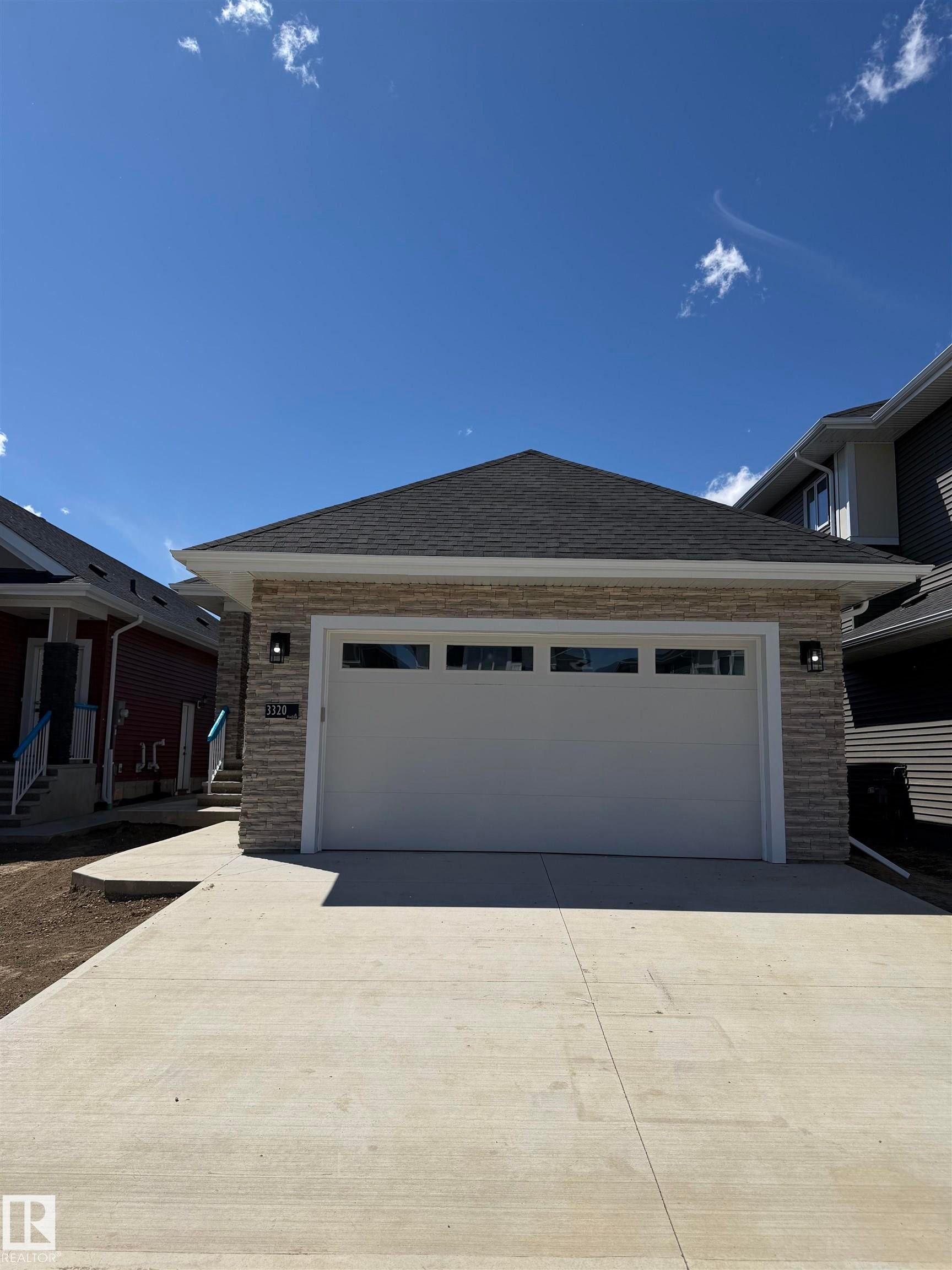3320 Chickadee Drive, Edmonton, AB - Outdoor