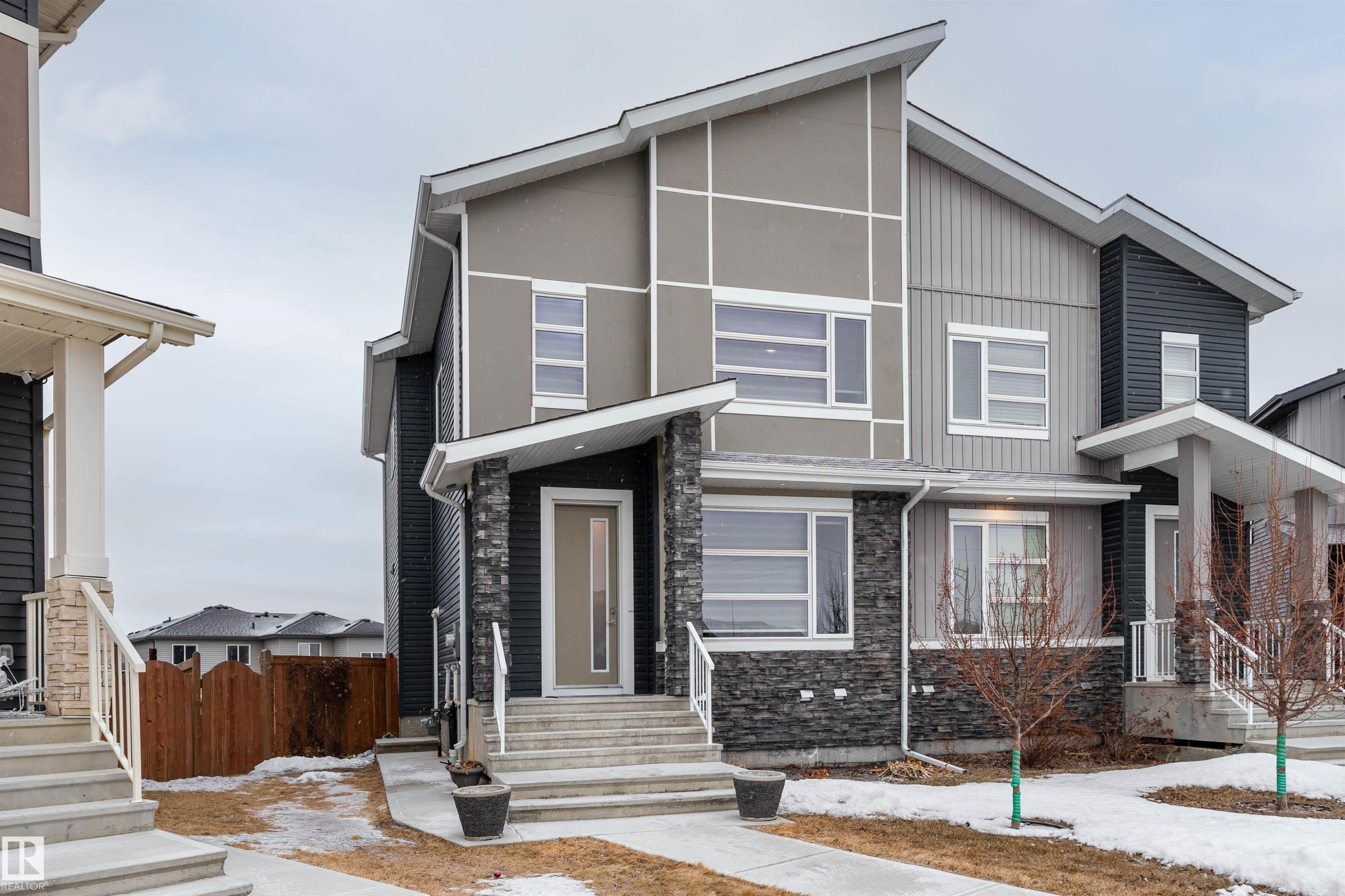 9338 Pear Link, Edmonton, AB - Outdoor With Facade