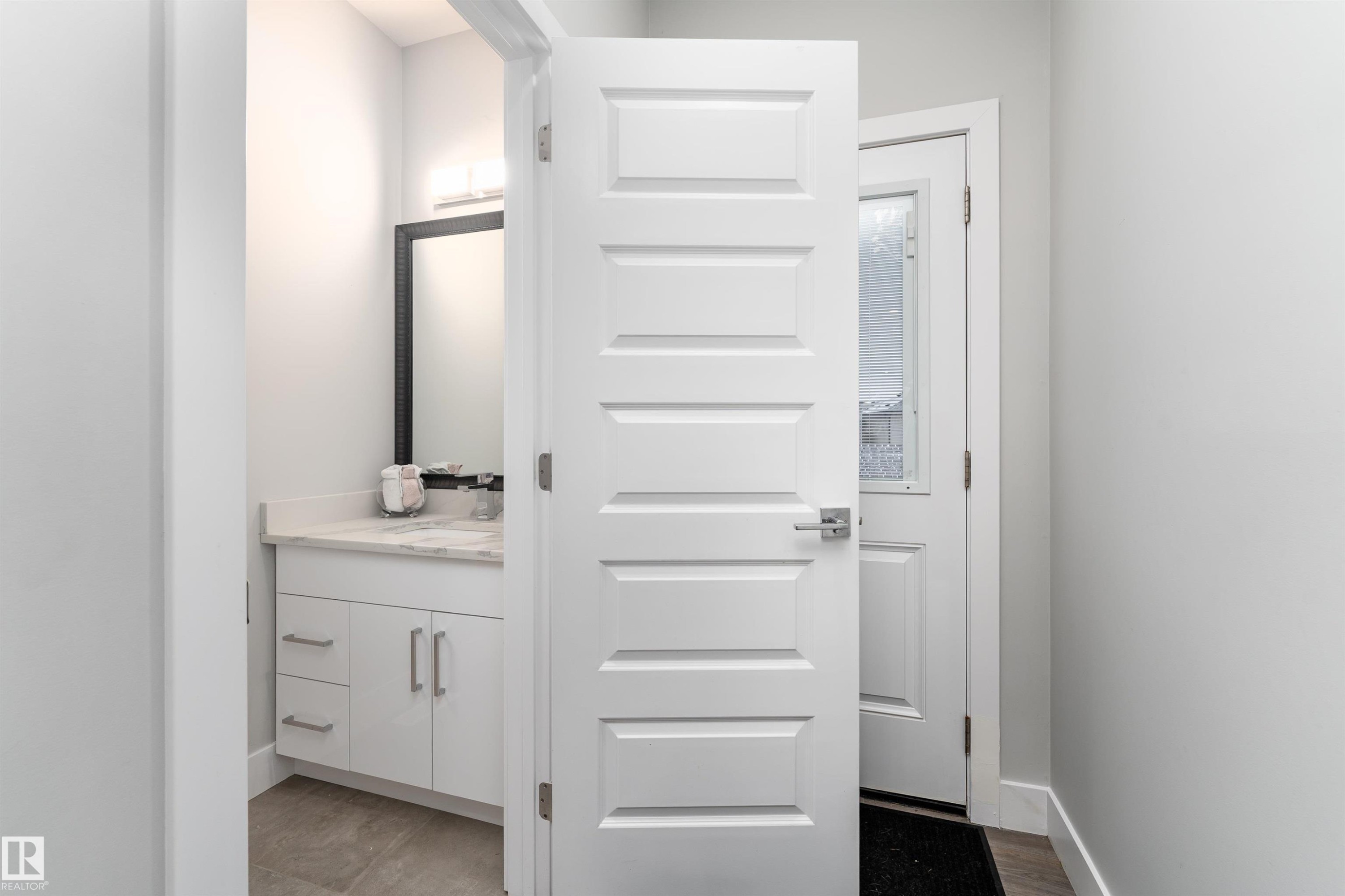 9338 Pear Link, Edmonton, AB - Indoor Photo Showing Other Room