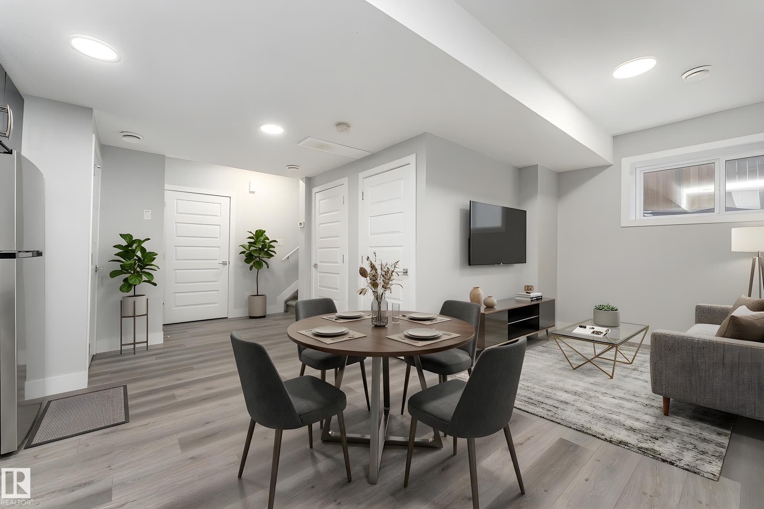 9338 Pear Link, Edmonton, AB - Indoor Photo Showing Other Room