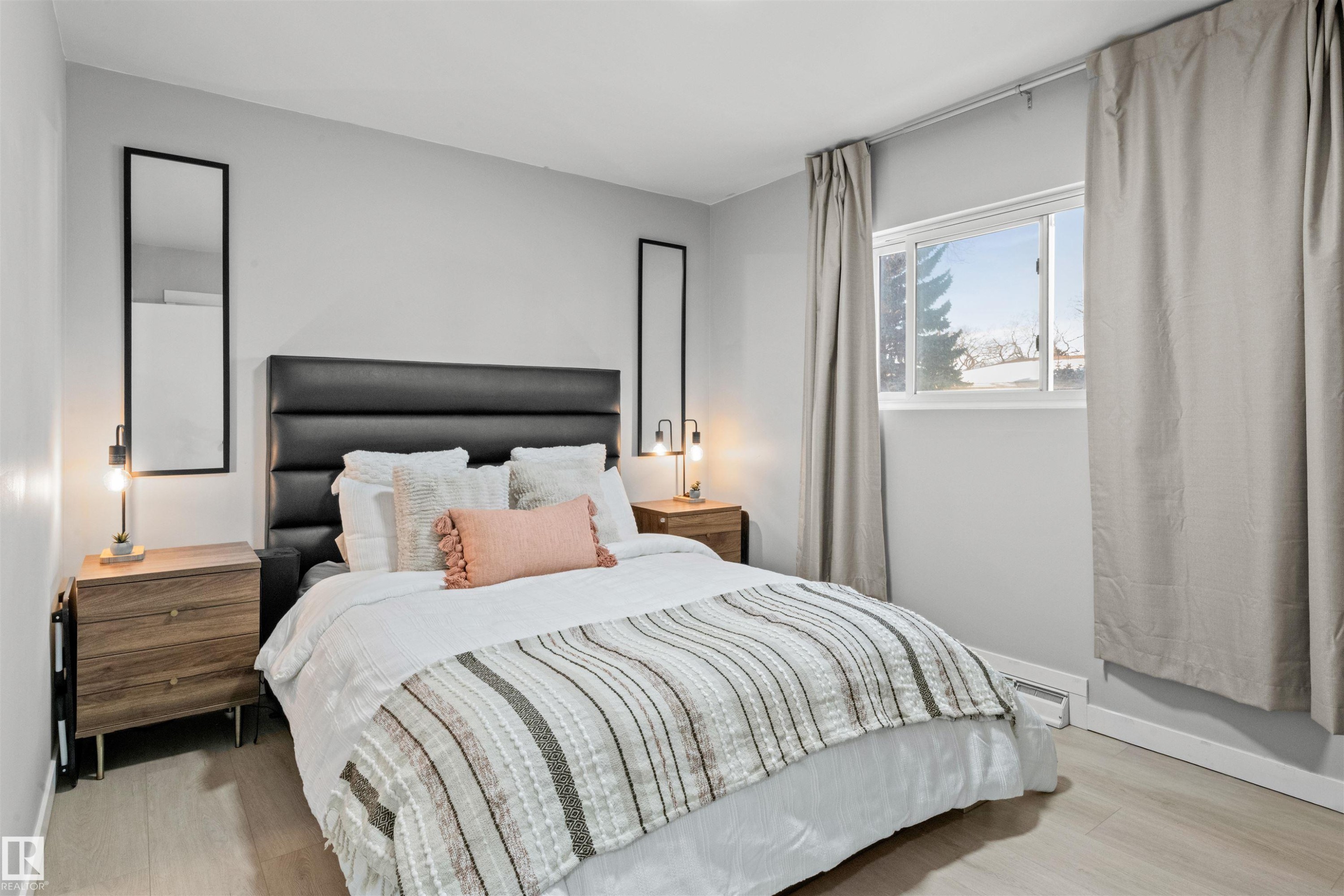 3429 120 Avenue, Edmonton, AB - Indoor Photo Showing Bedroom