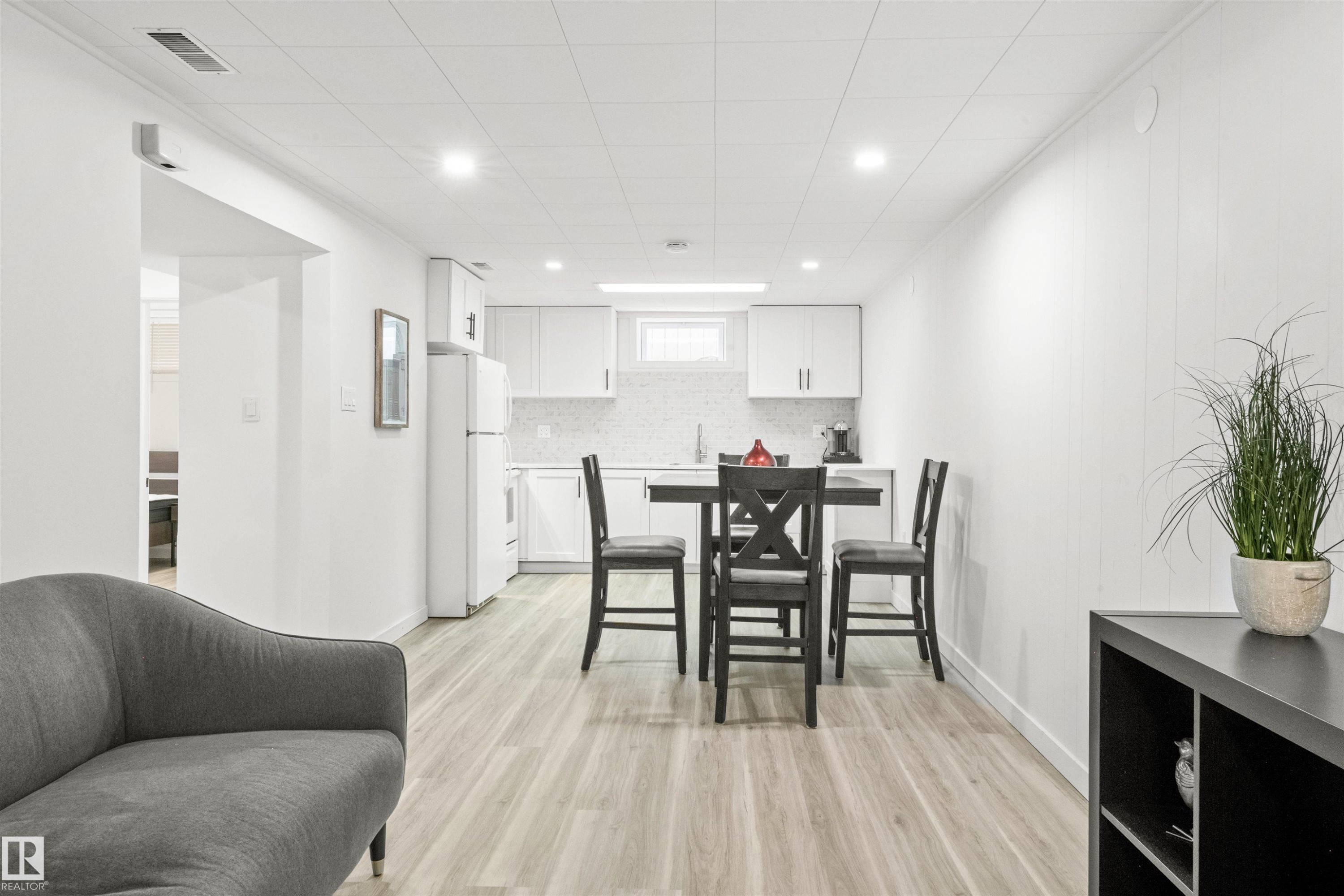 3429 120 Avenue, Edmonton, AB - Indoor