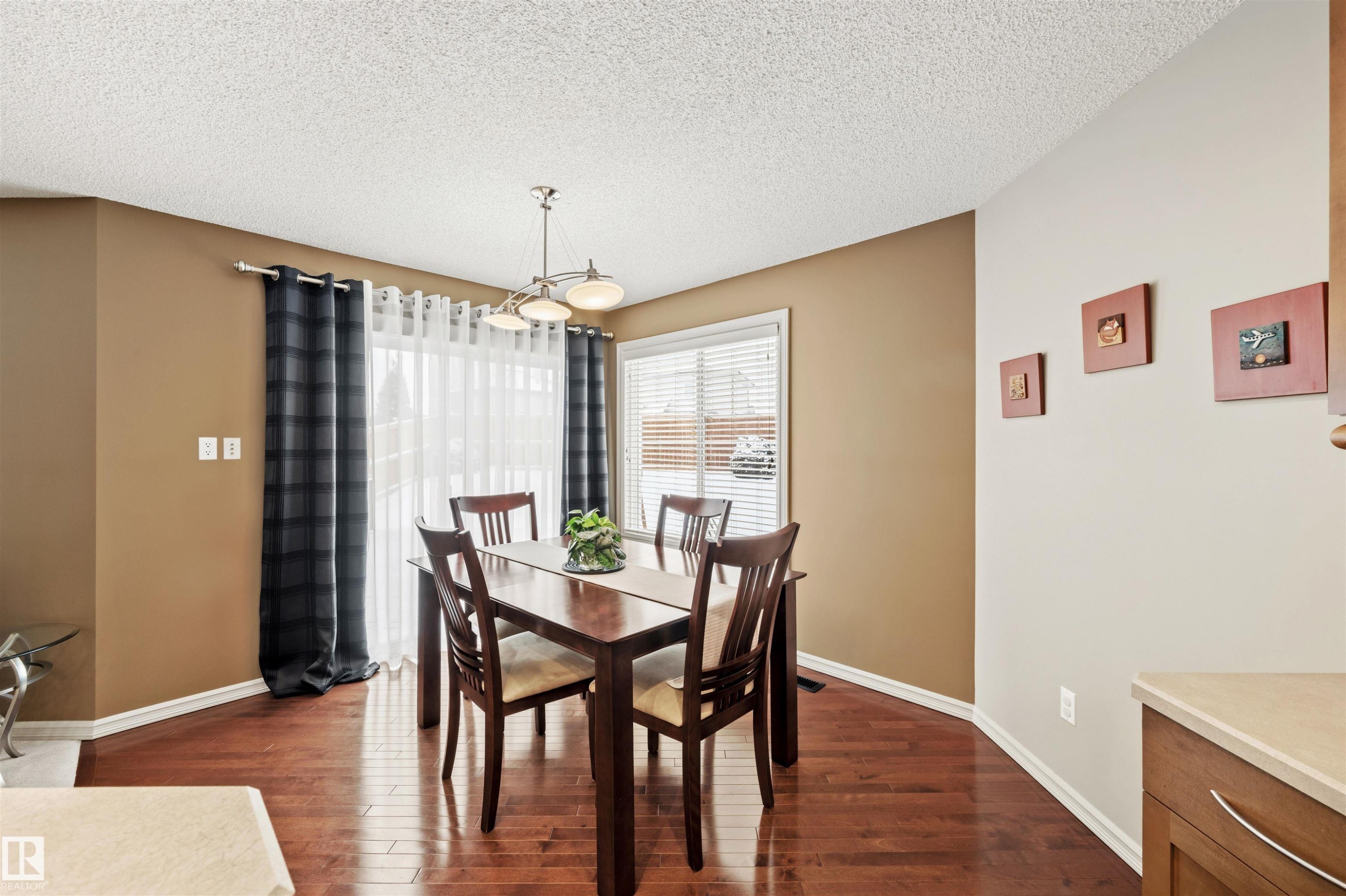 304 79 Street, Edmonton, AB - Indoor Photo Showing Dining Room