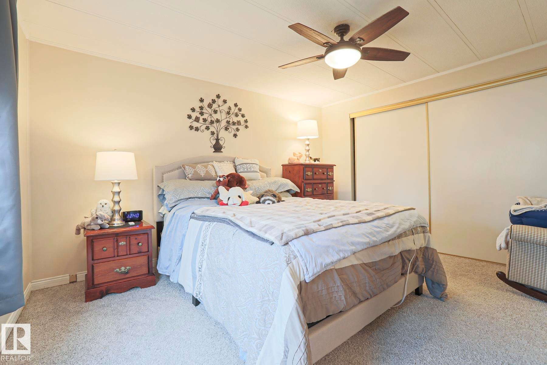 43 Maple Ridge Drive, Edmonton, AB - Indoor Photo Showing Bedroom