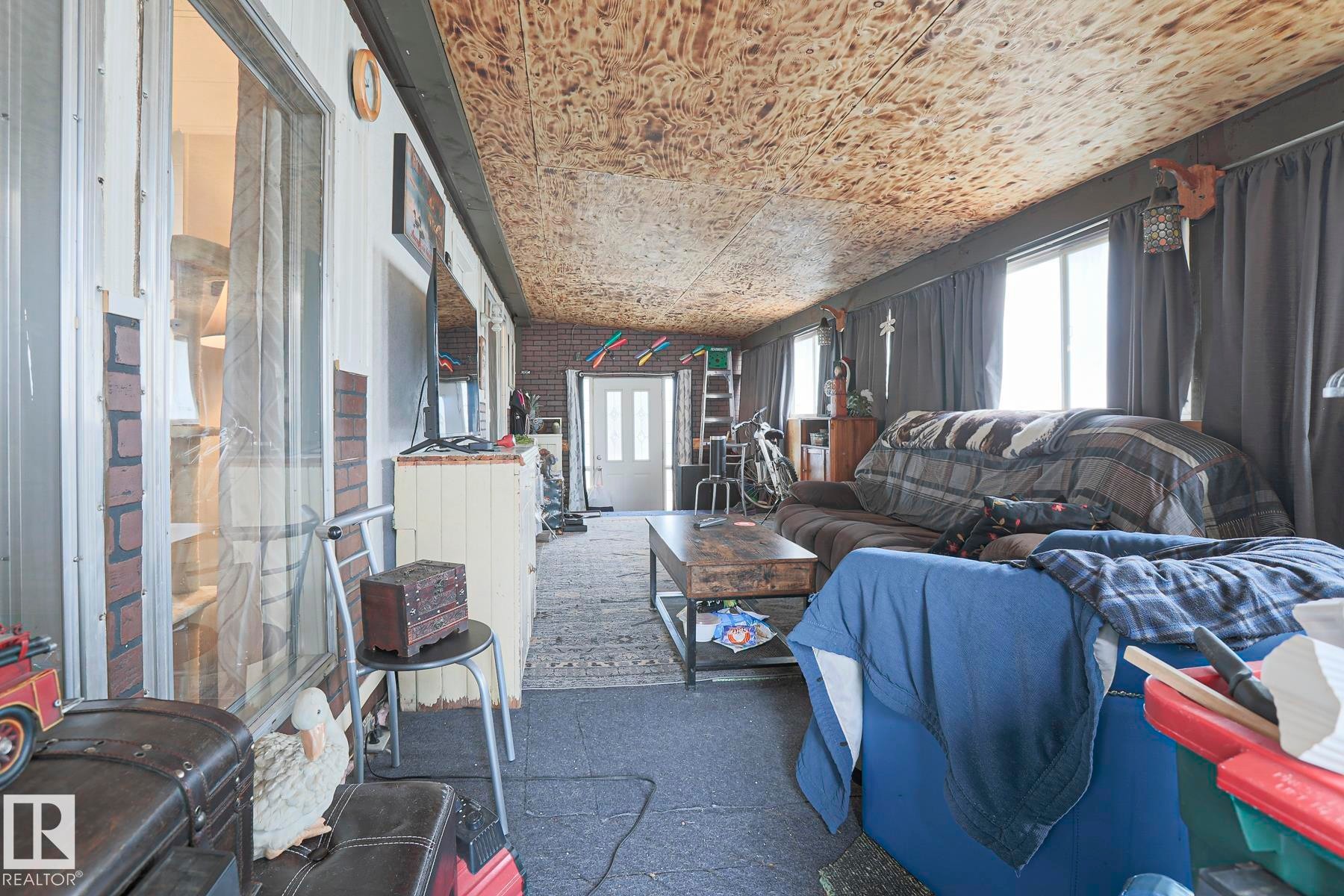 43 Maple Ridge Drive, Edmonton, AB - Indoor