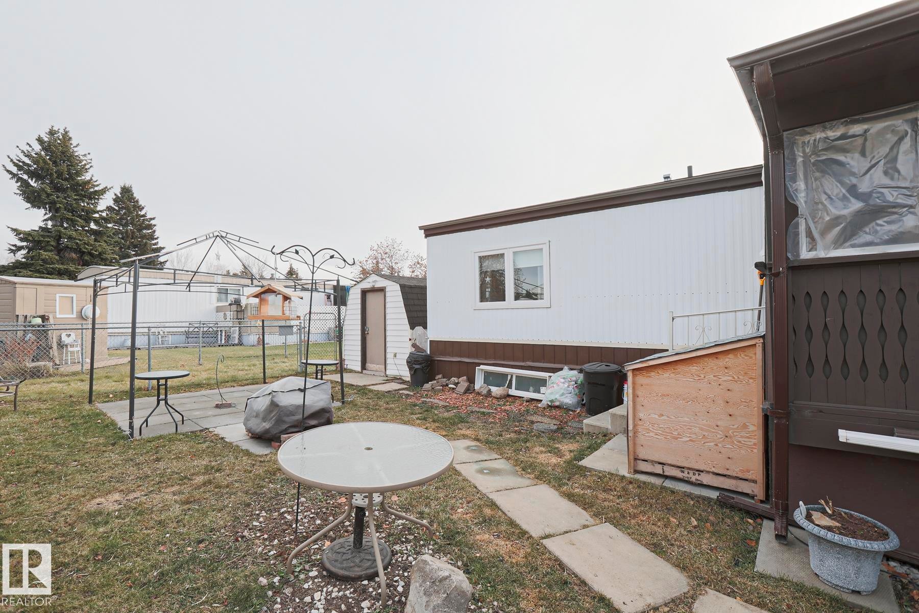 43 Maple Ridge Drive, Edmonton, AB - Outdoor With Exterior