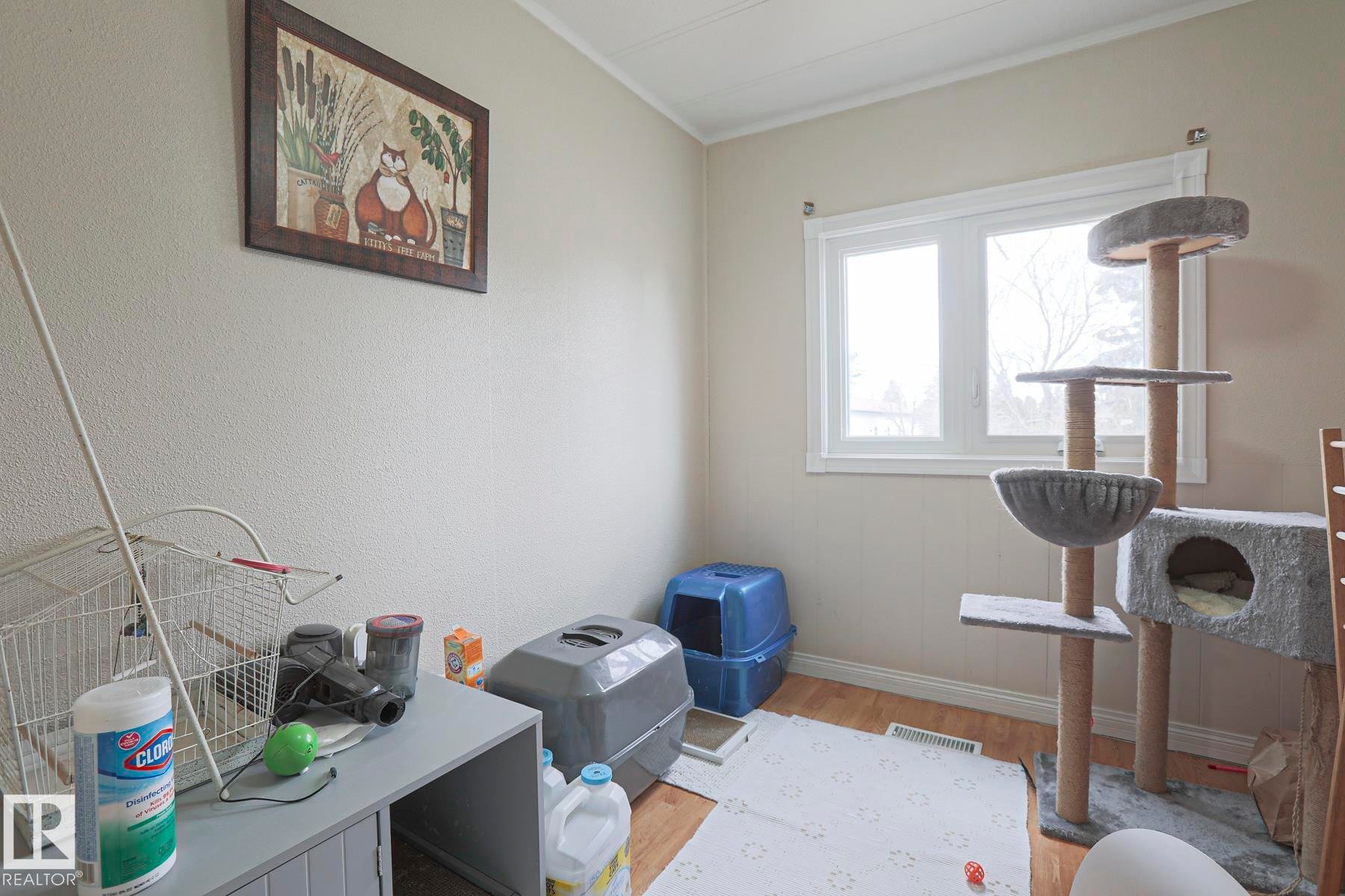 43 Maple Ridge Drive, Edmonton, AB - Indoor