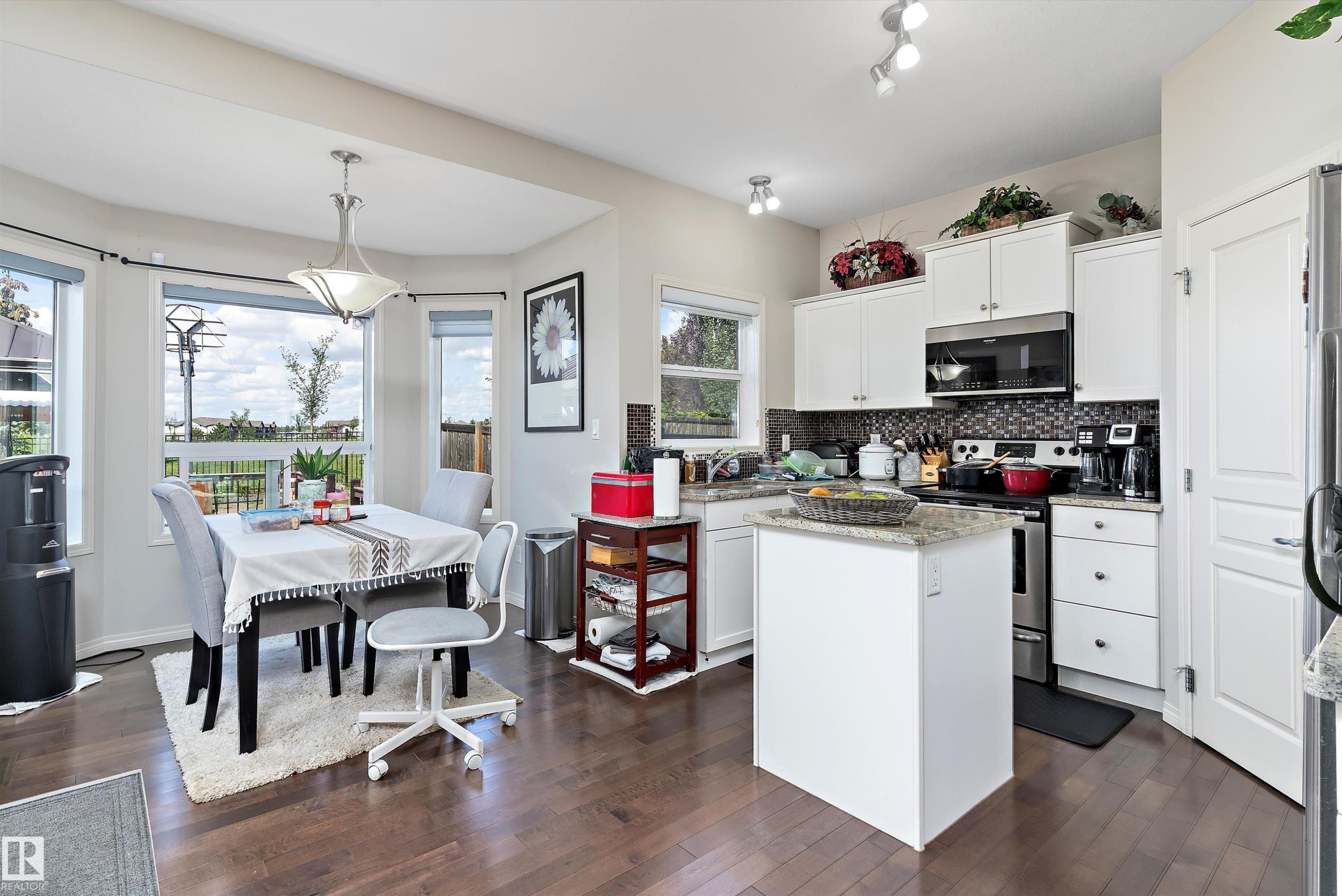 6934 19A Avenue, Edmonton, AB - Indoor