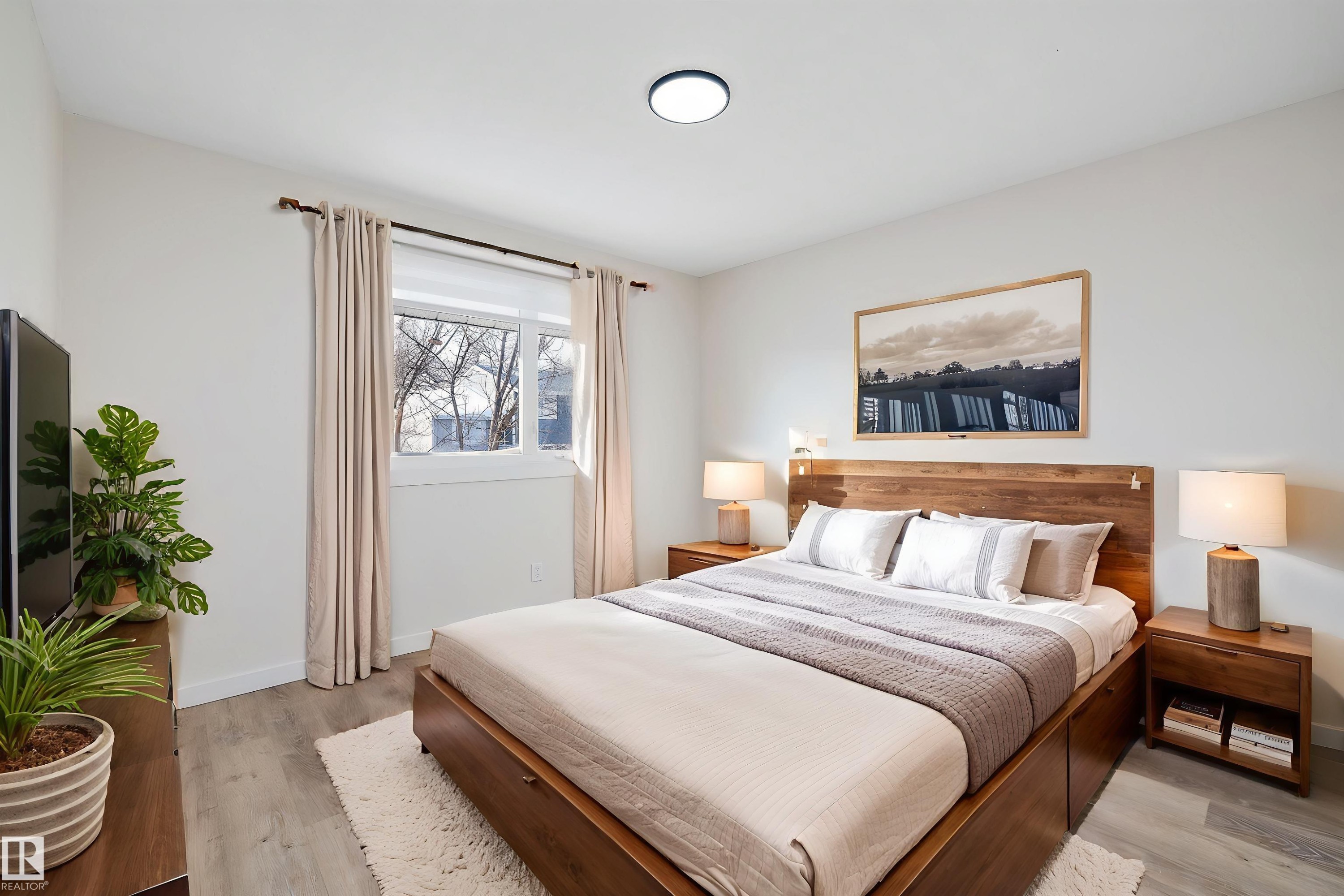 130 Callingwood Two, Edmonton, AB - Indoor Photo Showing Bedroom