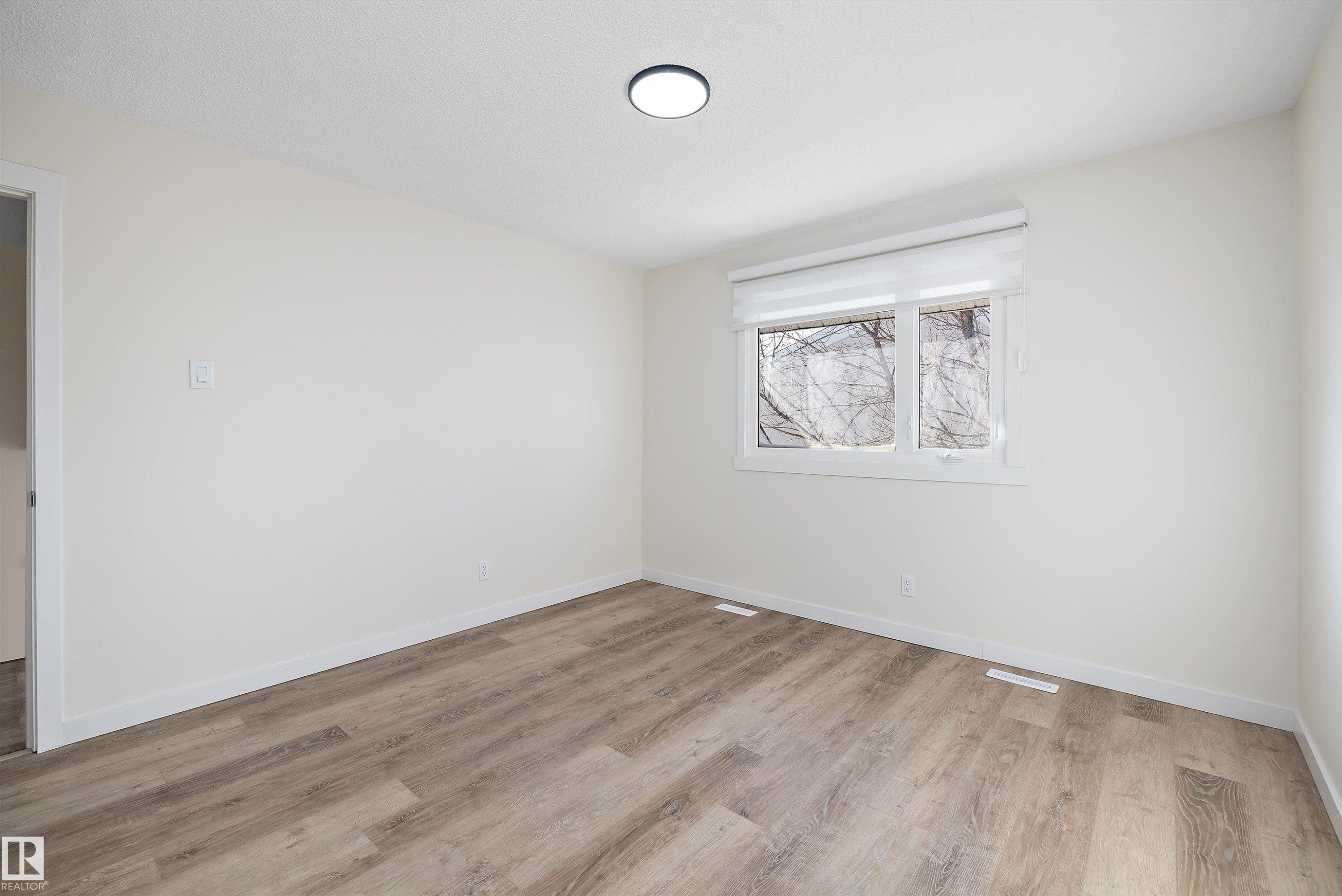 130 Callingwood Two, Edmonton, AB - Indoor Photo Showing Other Room