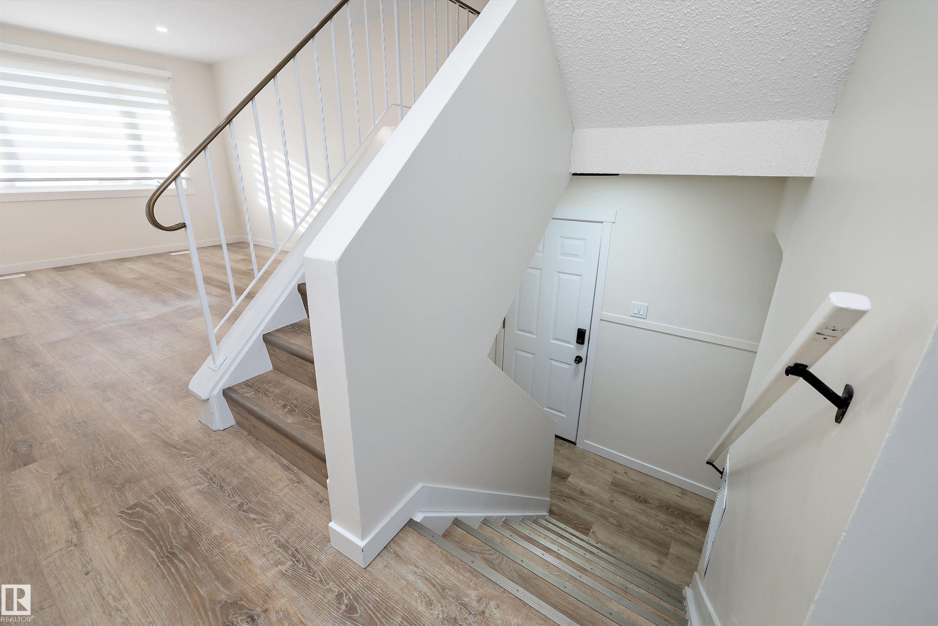 130 Callingwood Two, Edmonton, AB - Indoor Photo Showing Other Room