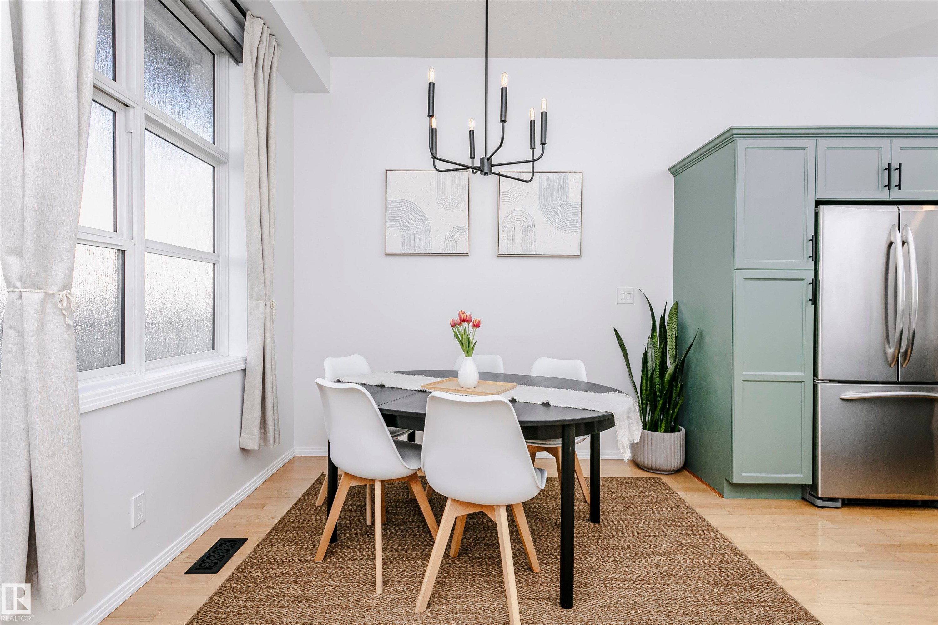 503 9503 101 Avenue, Edmonton, AB - Indoor Photo Showing Dining Room