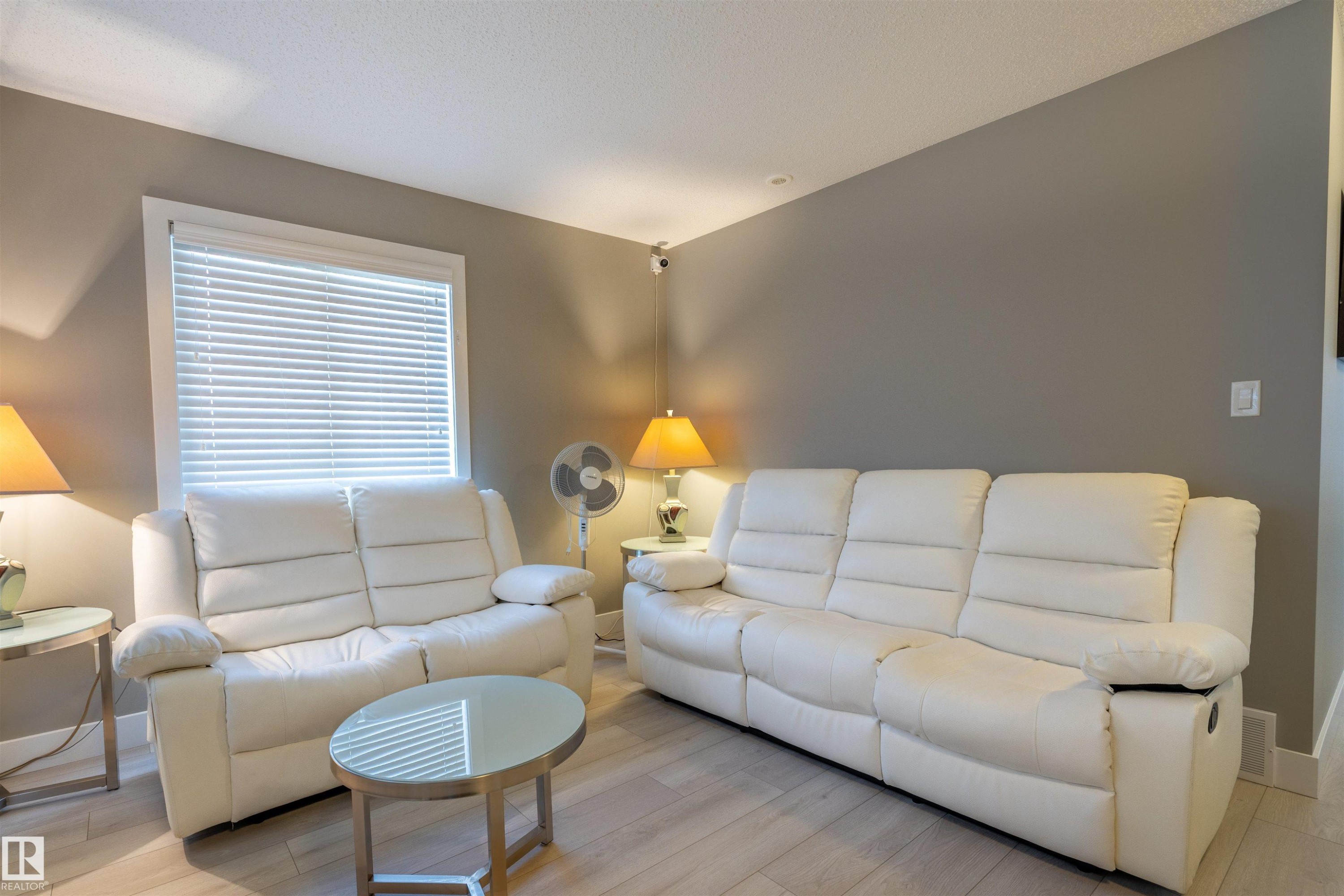 57 415 Clareview Road, Edmonton, AB - Indoor Photo Showing Living Room