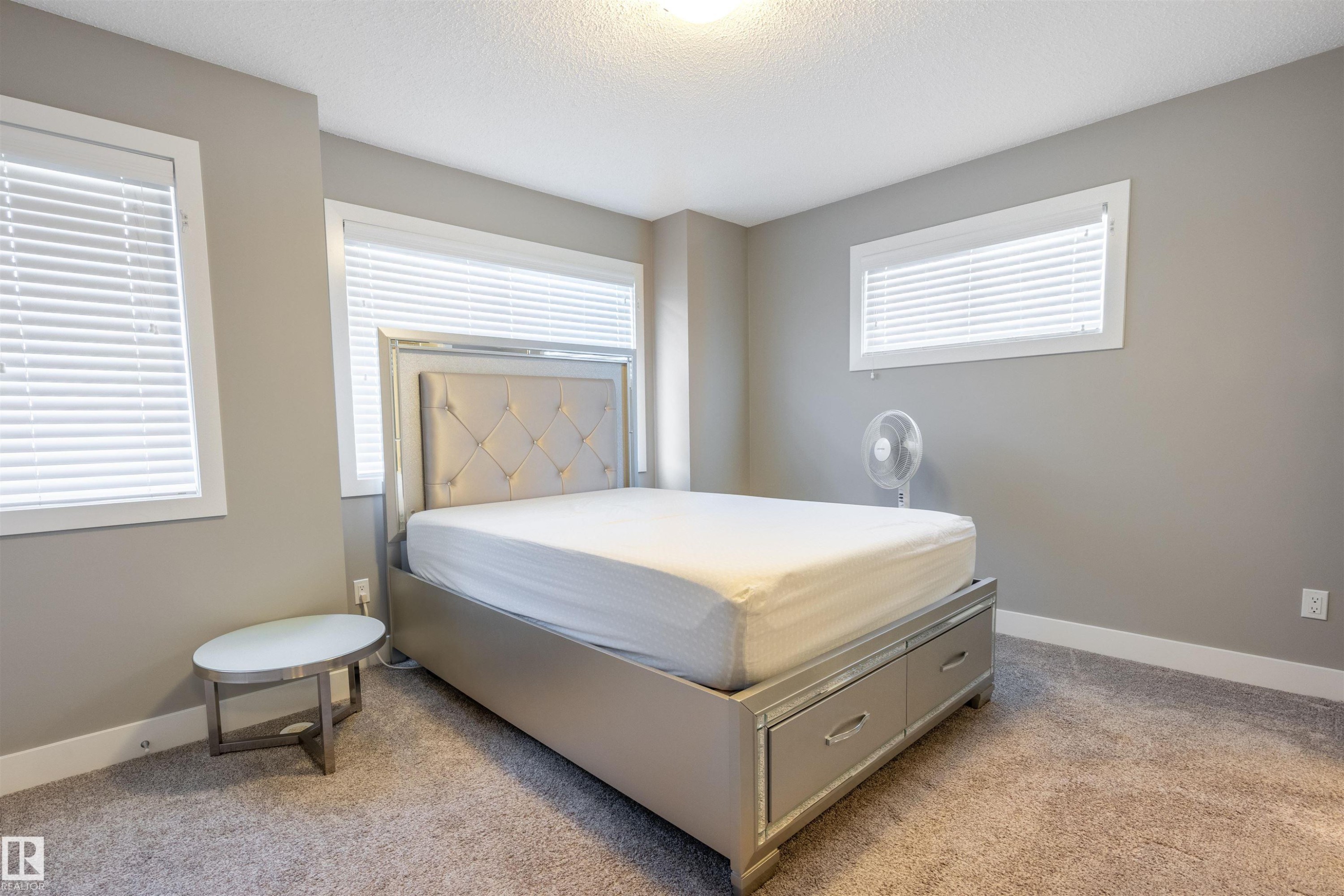 57 415 Clareview Road, Edmonton, AB - Indoor Photo Showing Bedroom