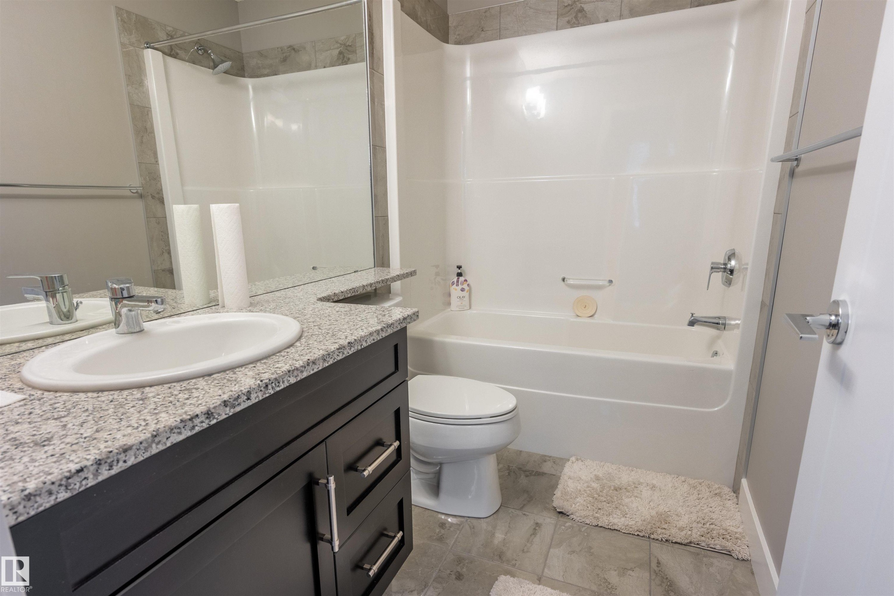 57 415 Clareview Road, Edmonton, AB - Indoor Photo Showing Bathroom