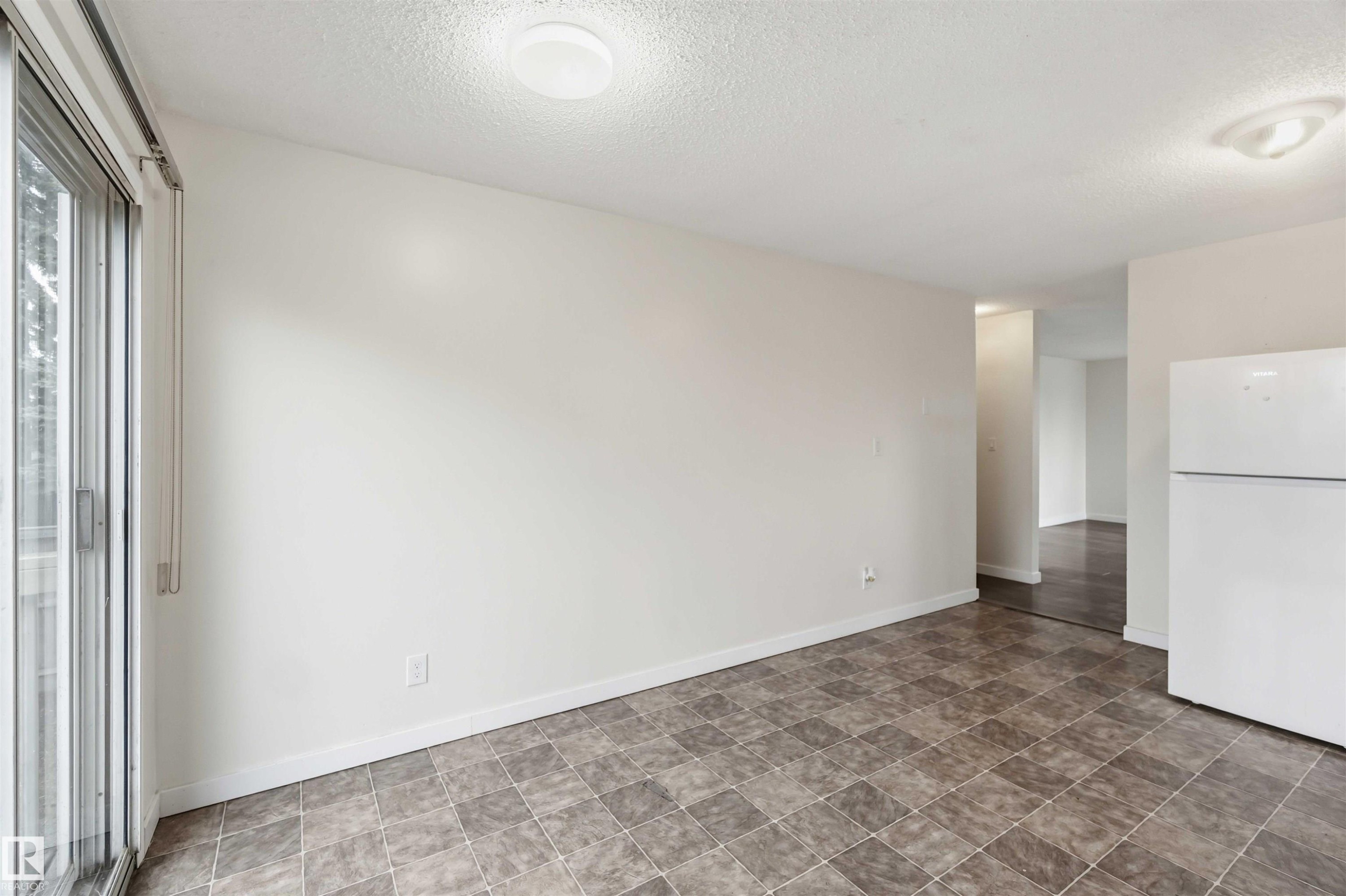 4636 37A Avenue, Edmonton, AB - Indoor